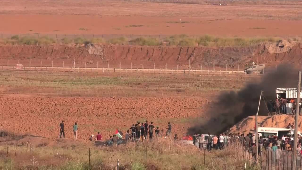 Clashes erupt between Palestinians and Israeli troops at Gaza Strip border 