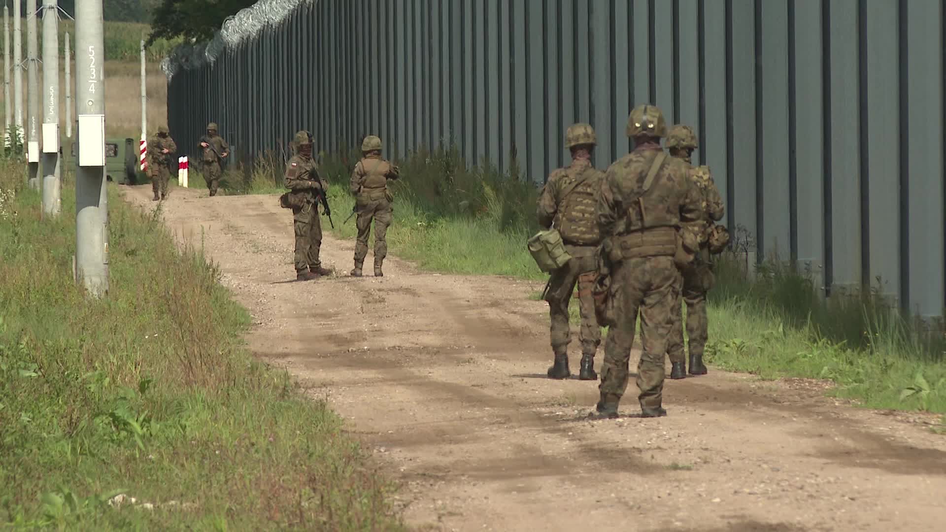 Military activity at the Polish-Belarusian border