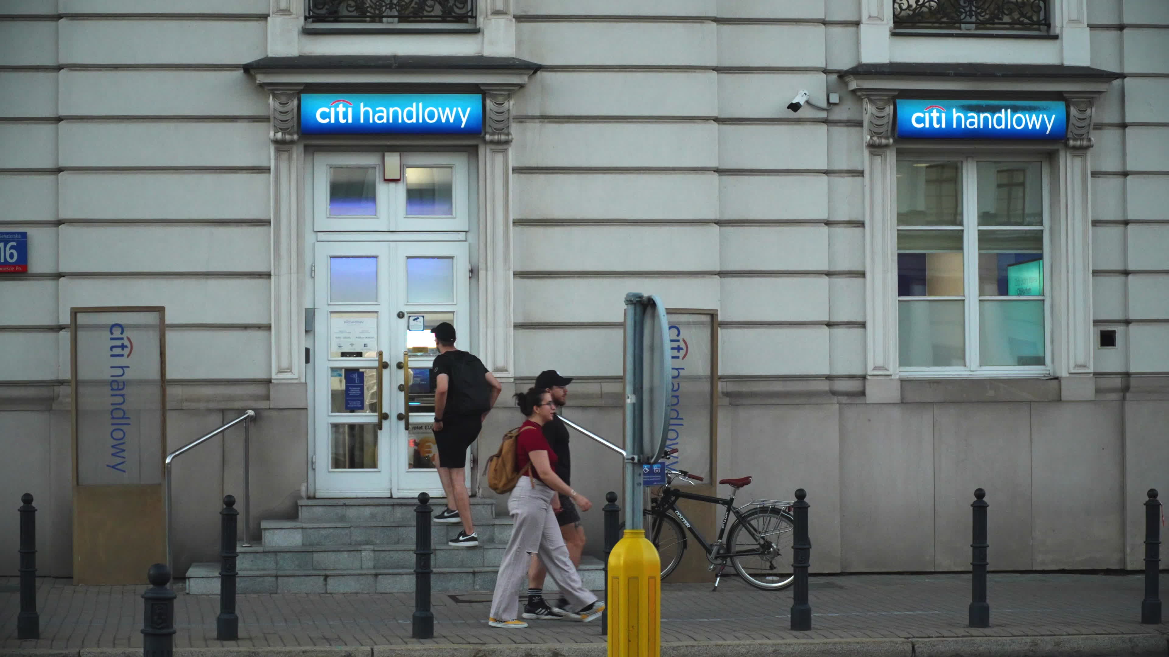Daily life in Warsaw