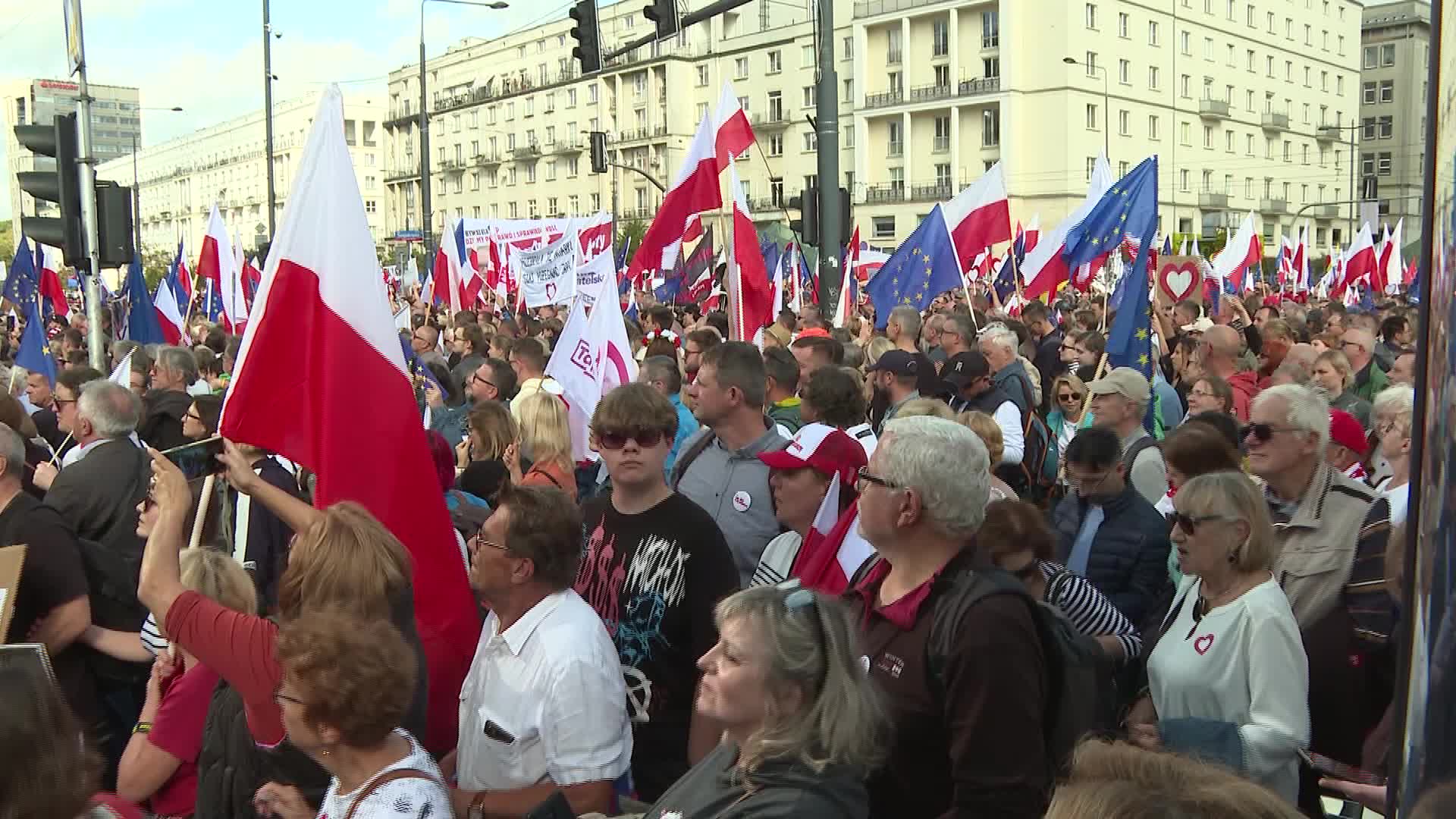 Polish opposition holds massive Warsaw rally ahead of election