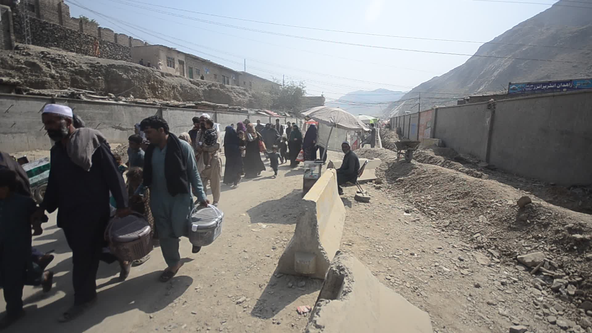 30 Afghan families return home via Torkham border
