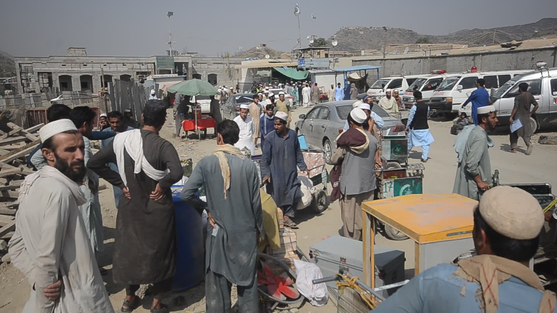 30 Afghan families return home via Torkham border
