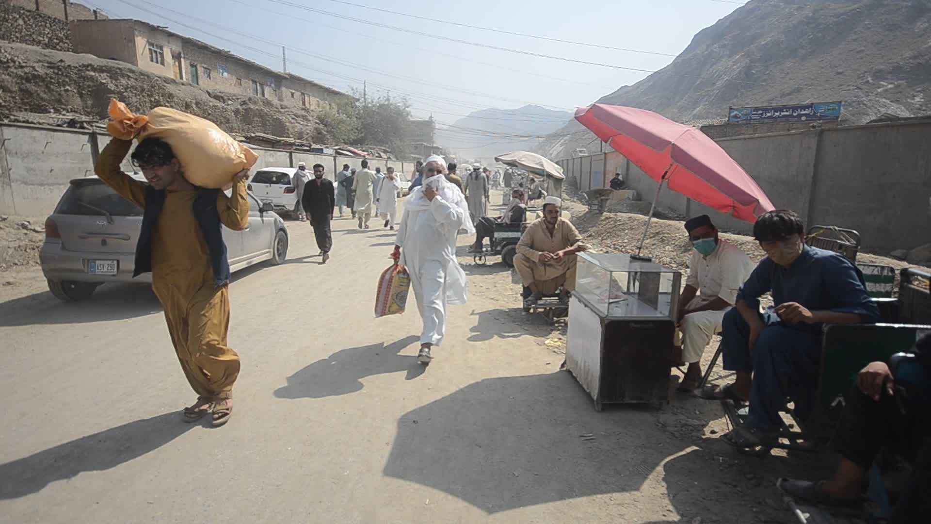 30 Afghan families return home via Torkham border
