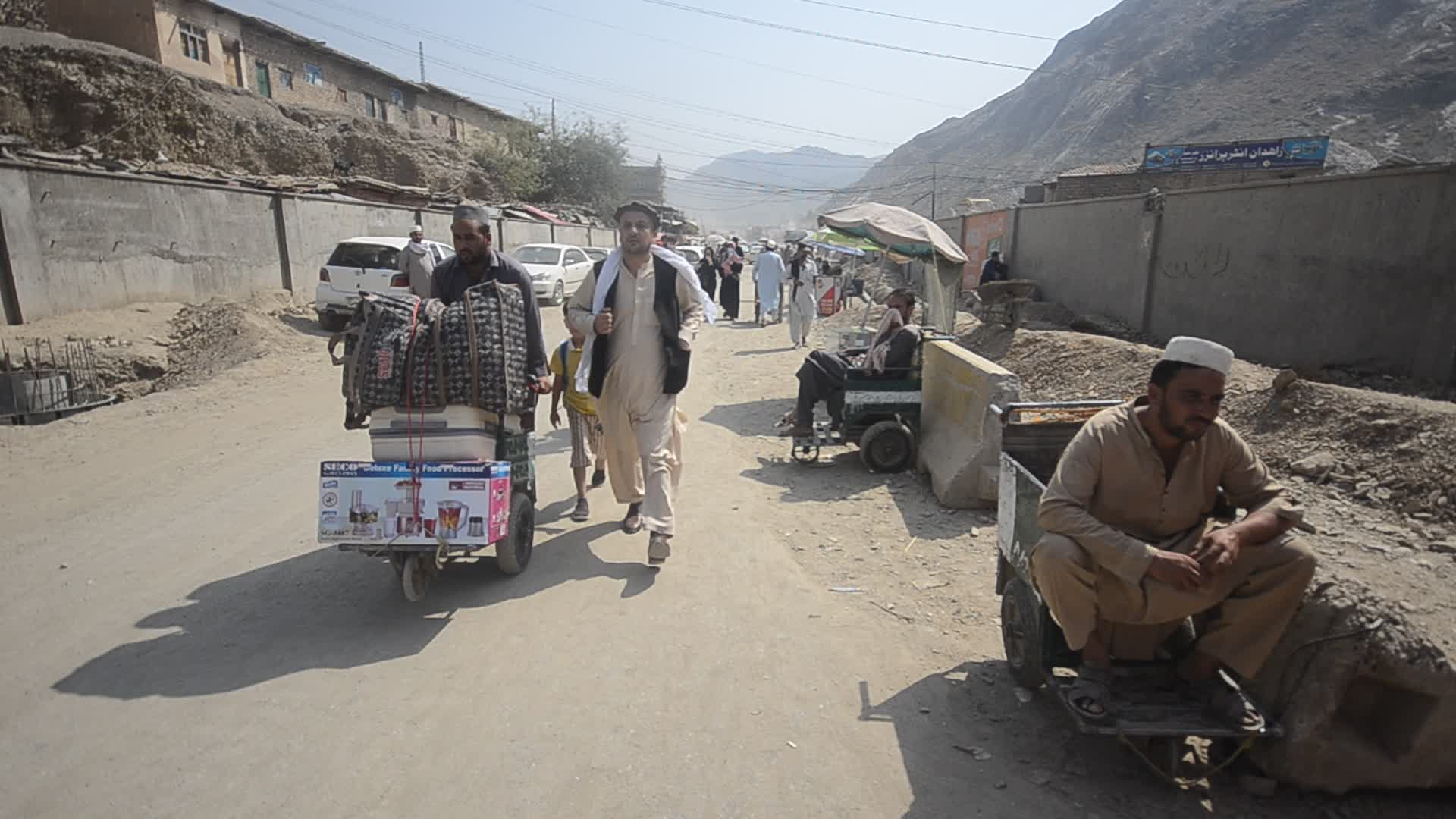 30 Afghan families return home via Torkham border

