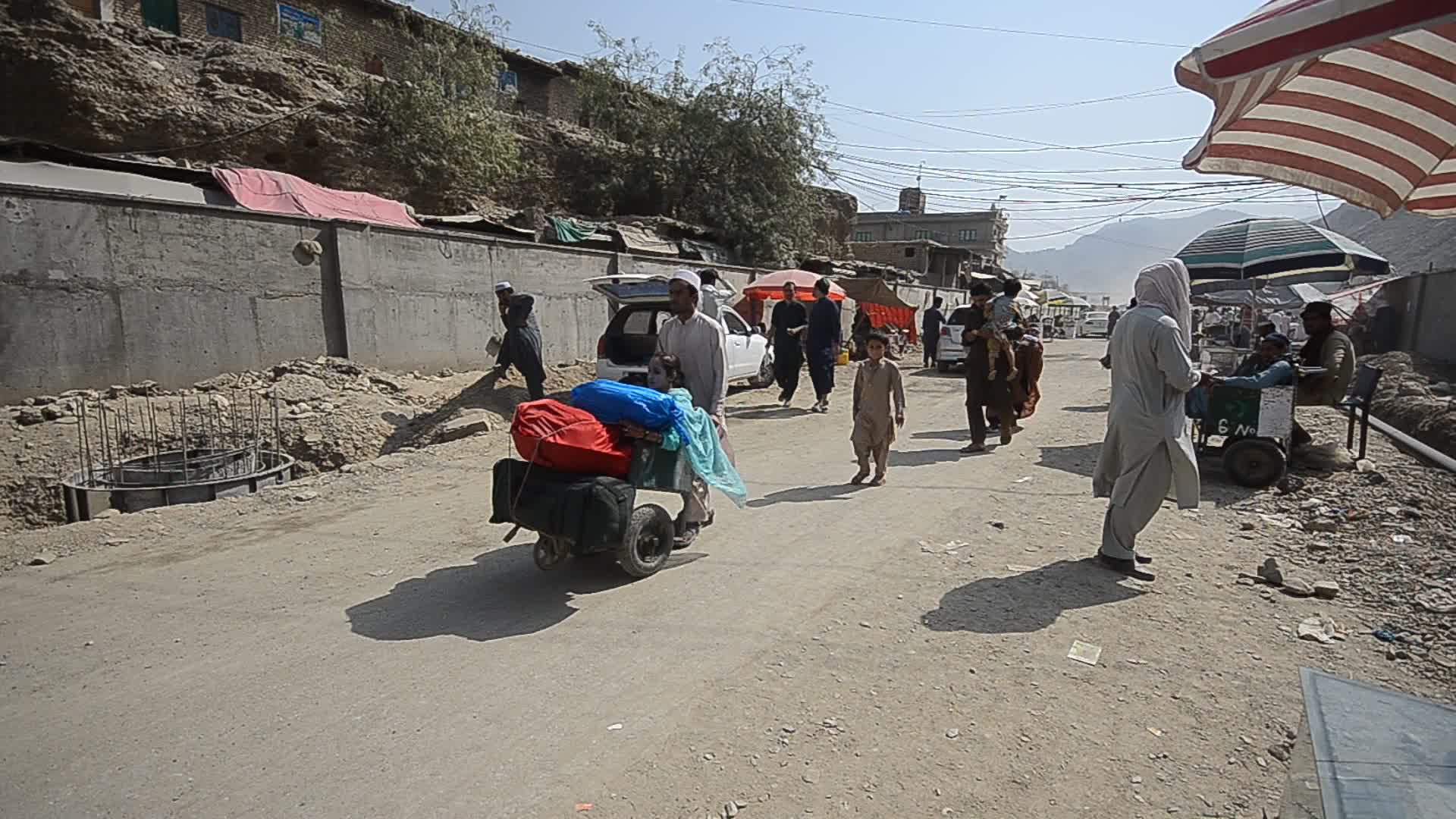 30 Afghan families return home via Torkham border
