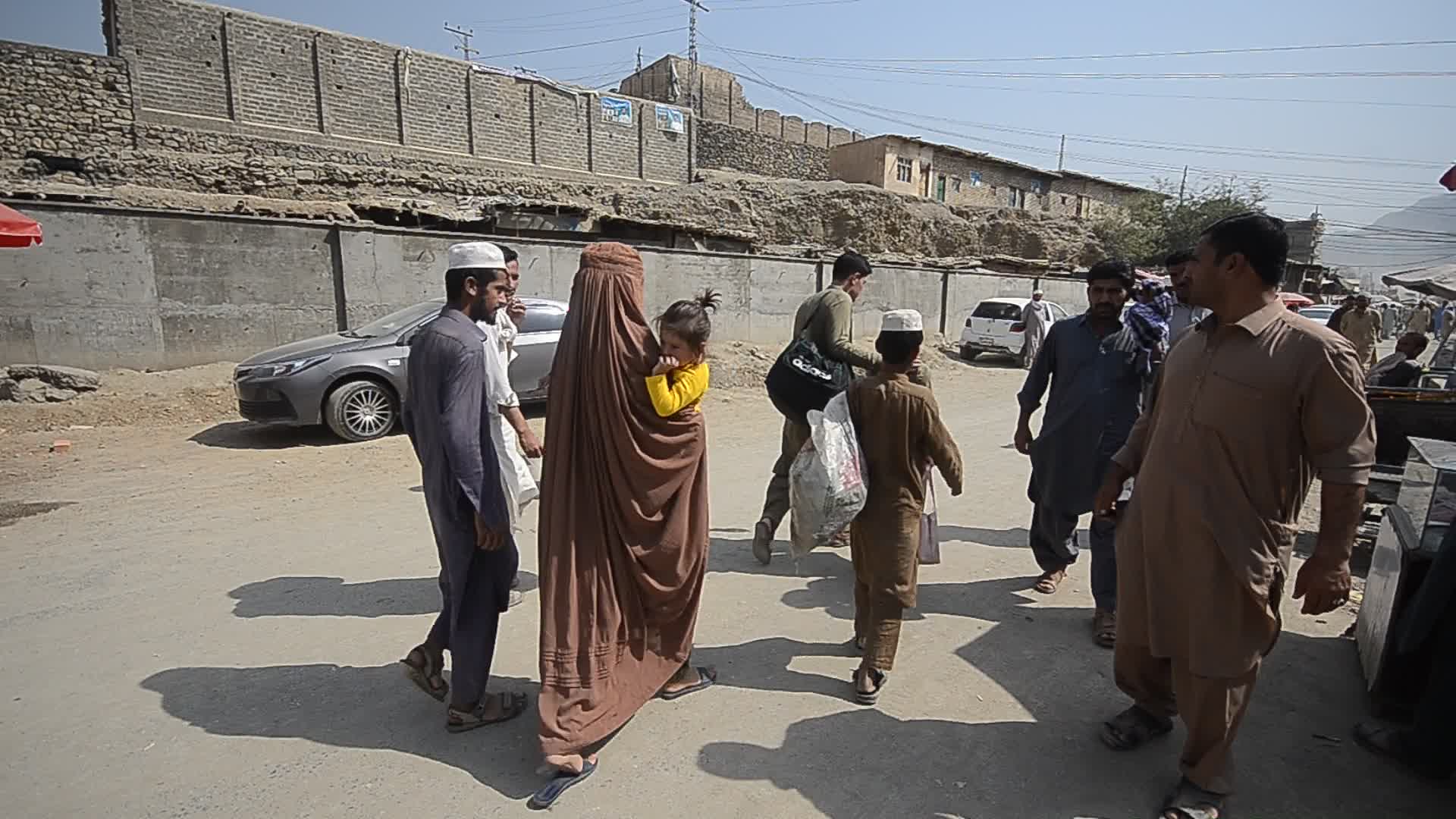 30 Afghan families return home via Torkham border

