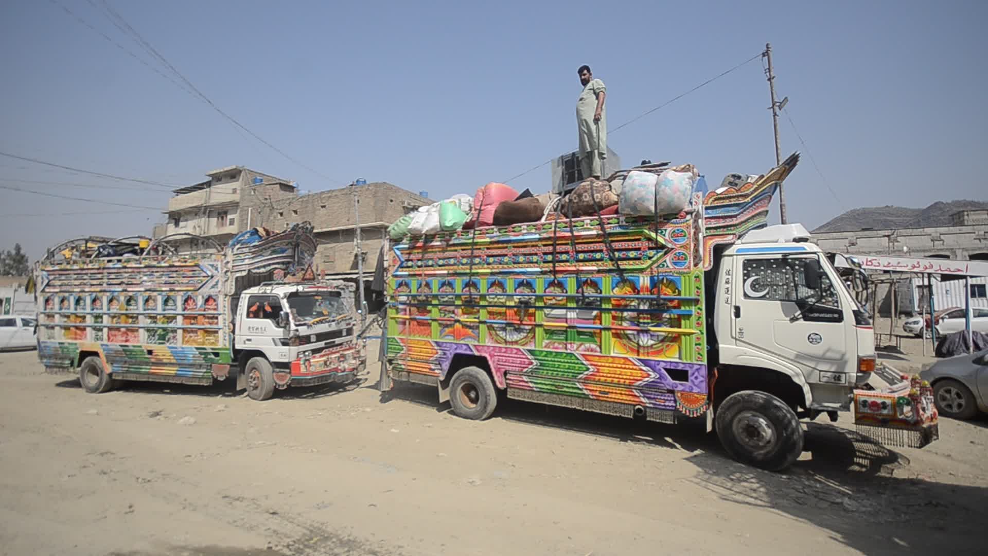 Returning of Afghan refugees continue through Torkham border
