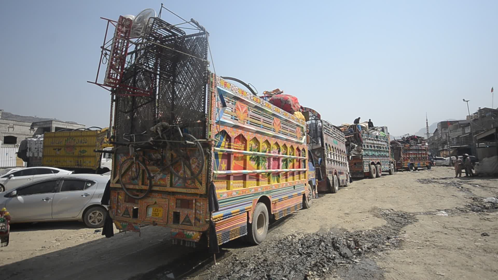 Returning of Afghan refugees continue through Torkham border
