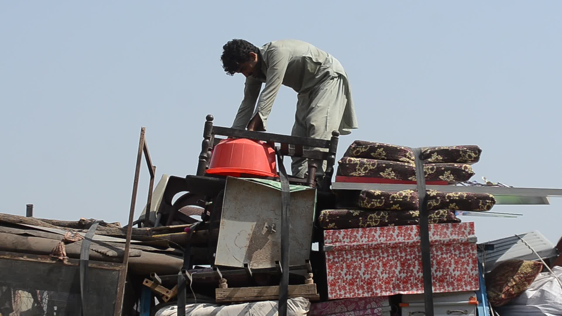Returning of Afghan refugees continue through Torkham border
