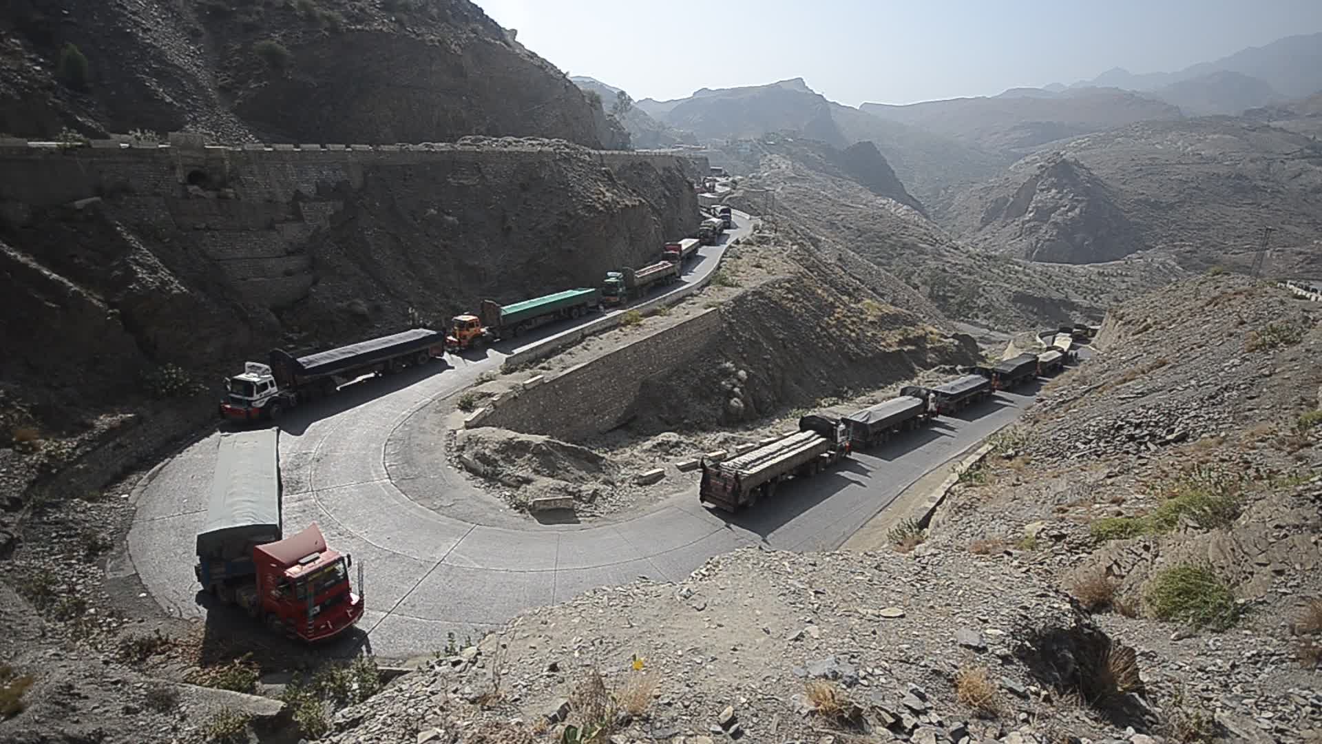 Returning of Afghan refugees continue through Torkham border
