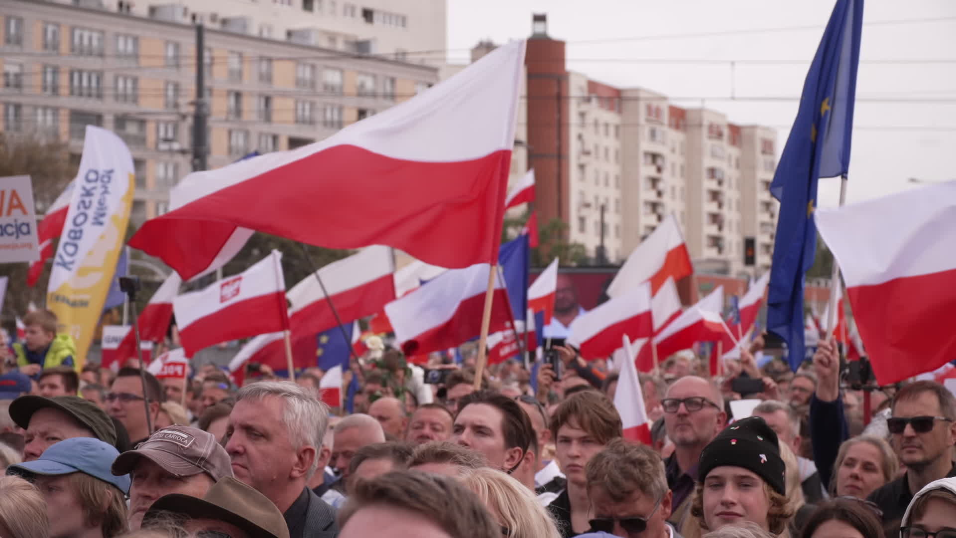 Million take part in opposition rally ahead of elections in Poland