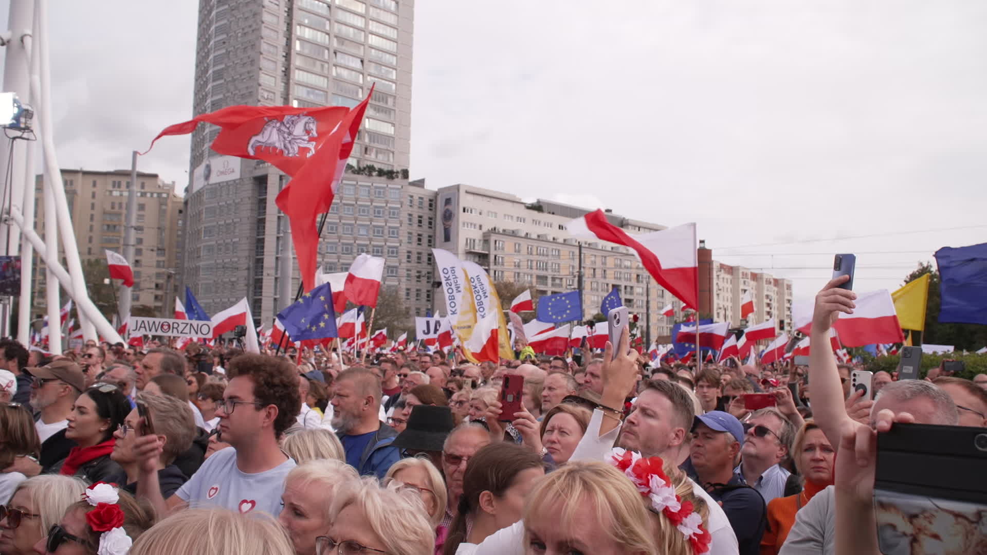 Million take part in opposition rally ahead of elections in Poland