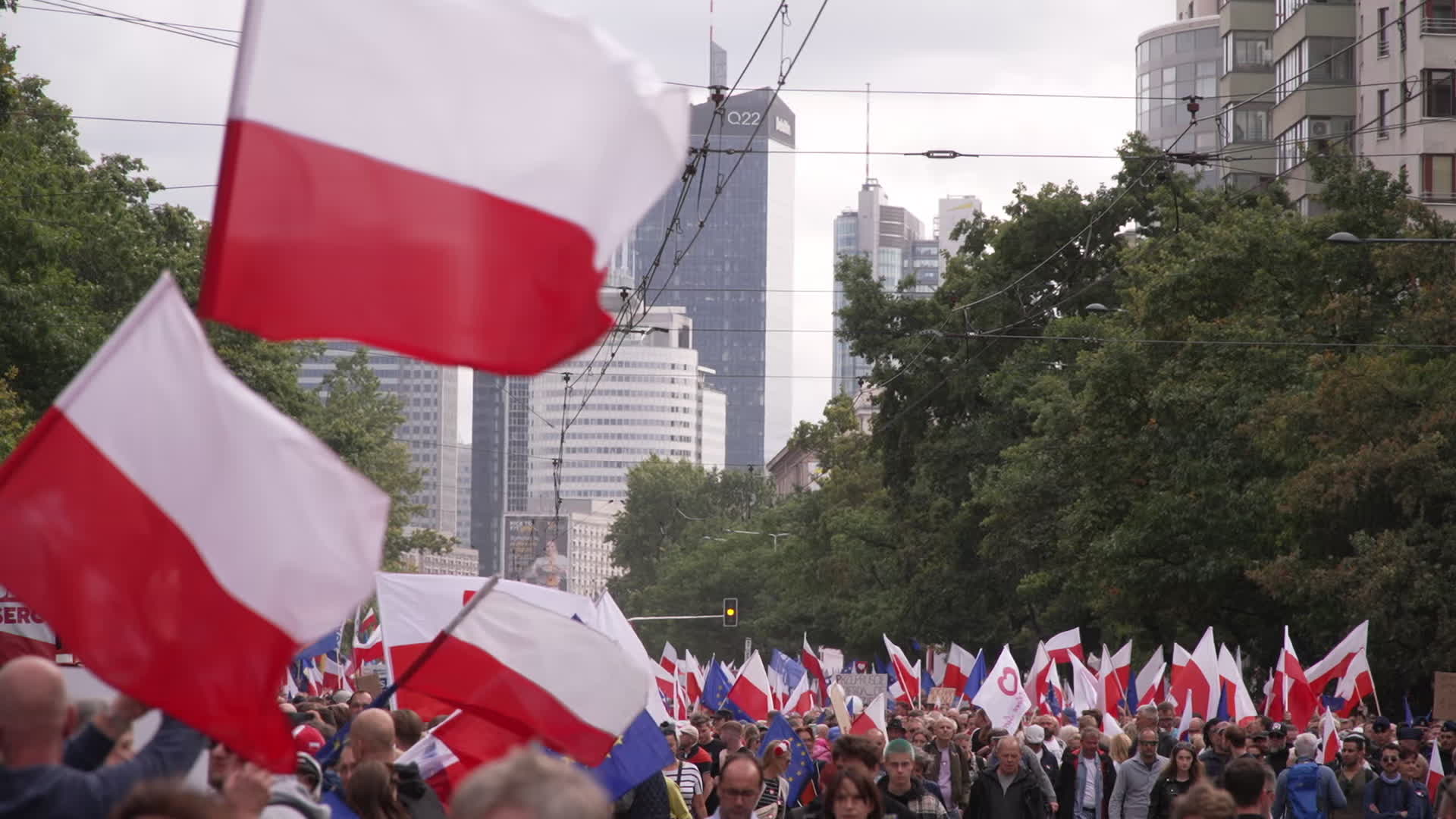 Million take part in opposition rally ahead of elections in Poland