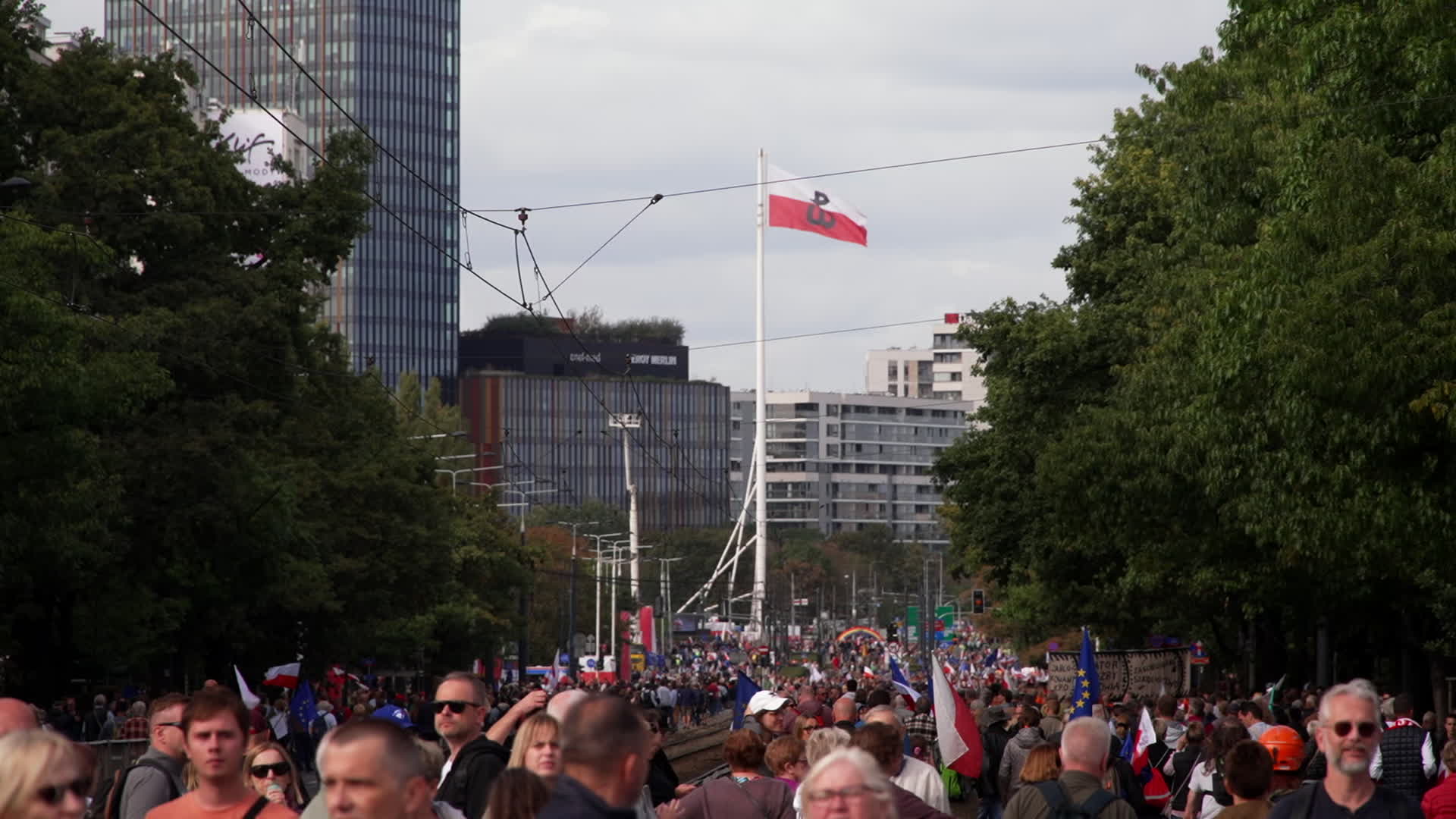 Million take part in opposition rally ahead of elections in Poland