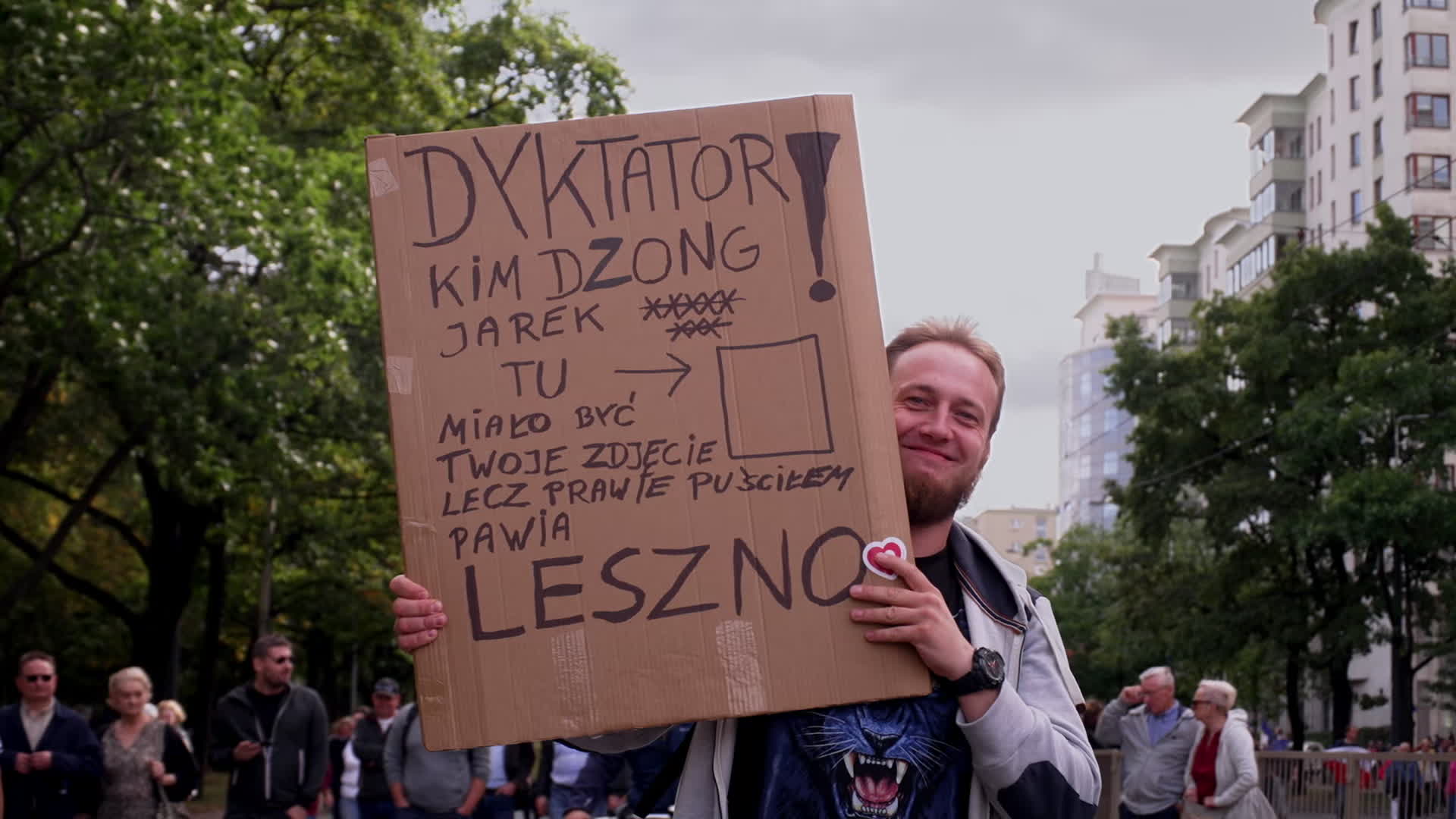 Million take part in opposition rally ahead of elections in Poland