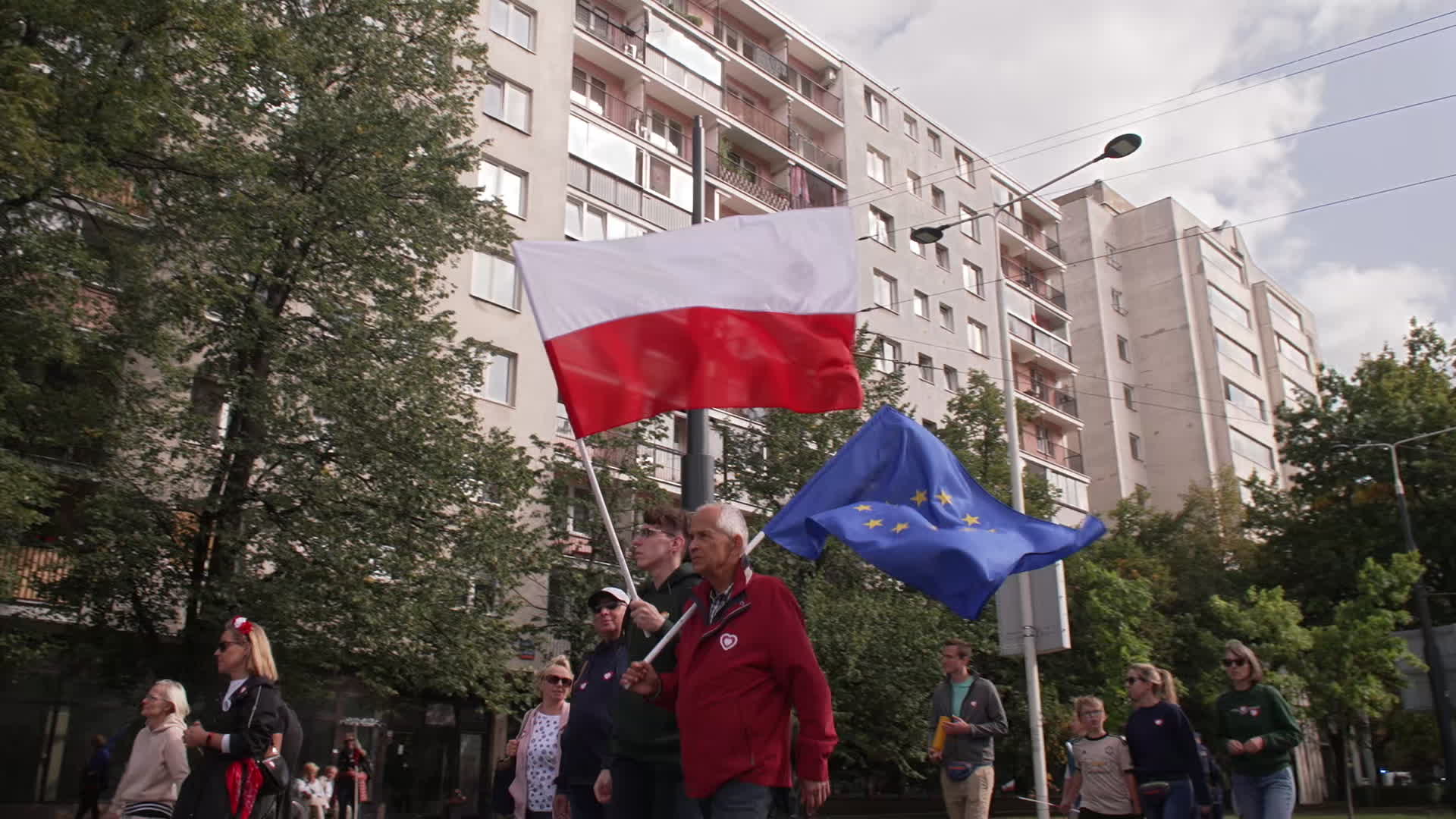 Million take part in opposition rally ahead of elections in Poland
