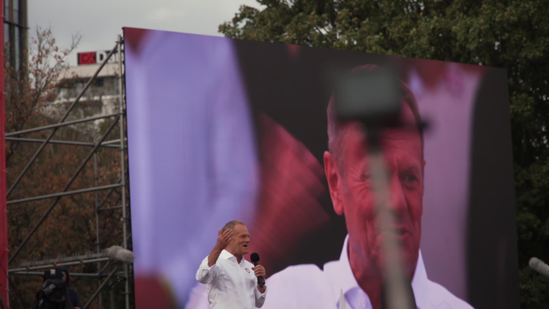 Million take part in opposition rally ahead of elections in Poland