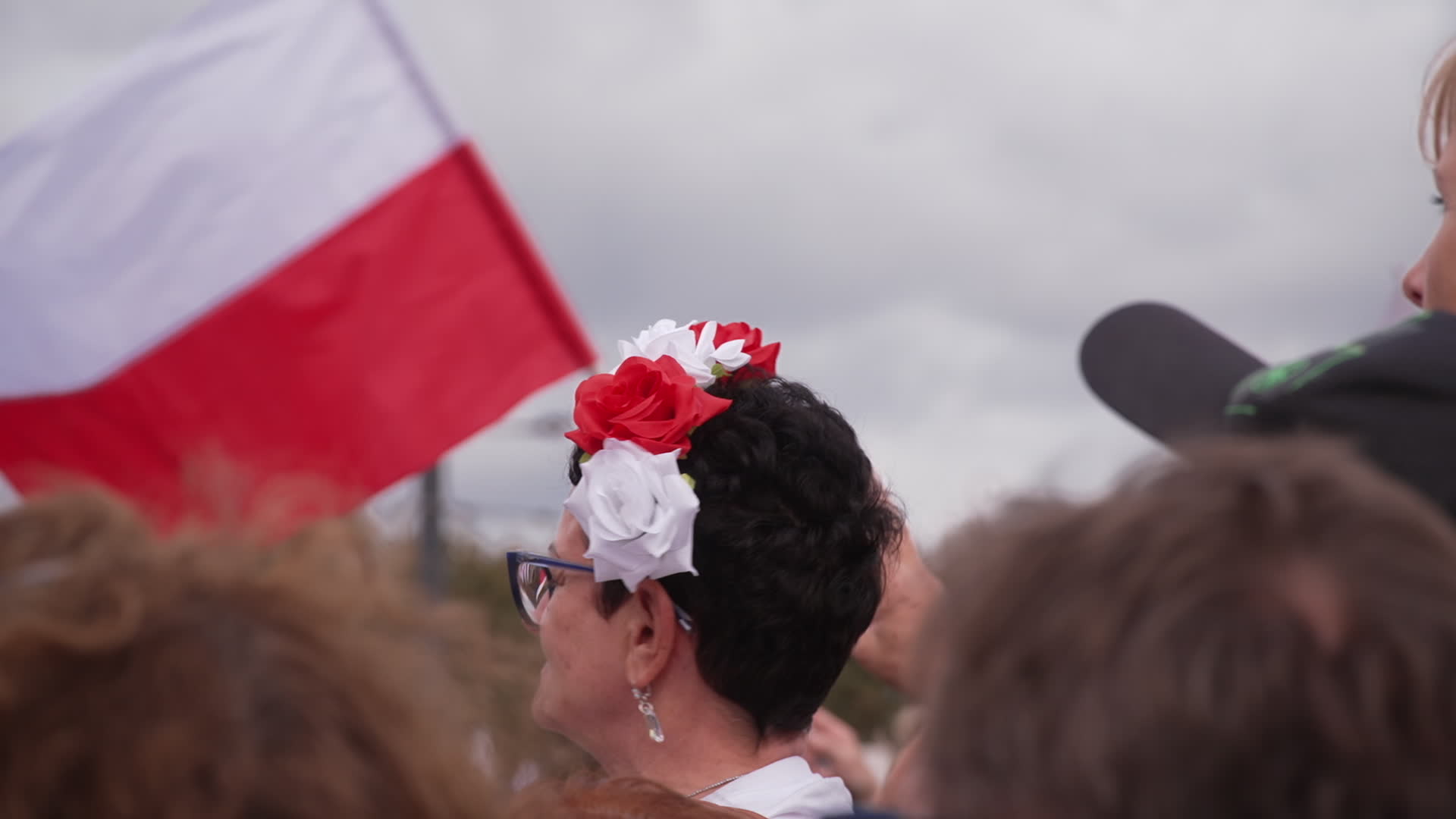 Million take part in opposition rally ahead of elections in Poland