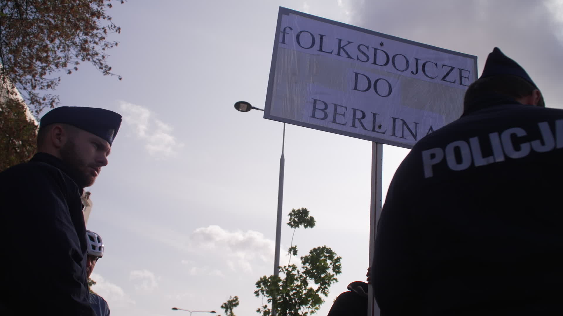 Million take part in opposition rally ahead of elections in Poland