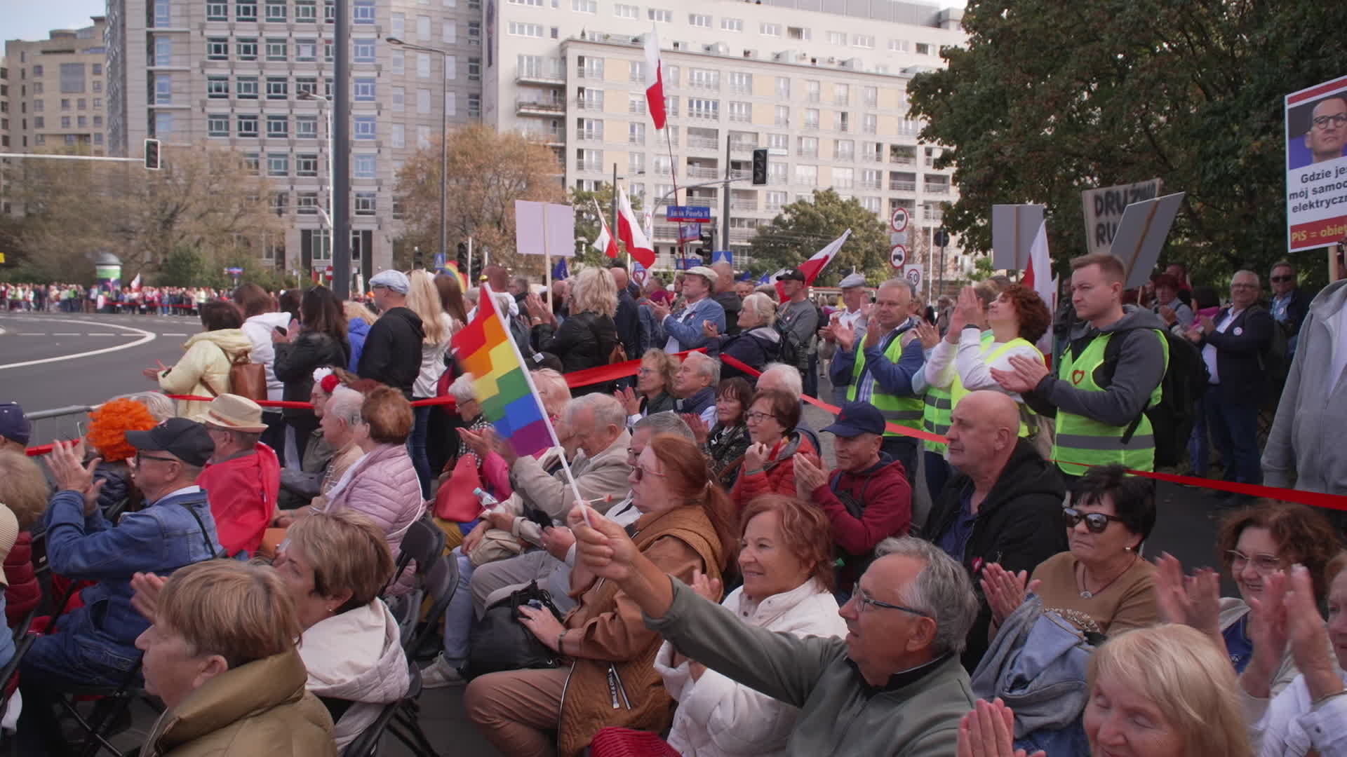 Million take part in opposition rally ahead of elections in Poland