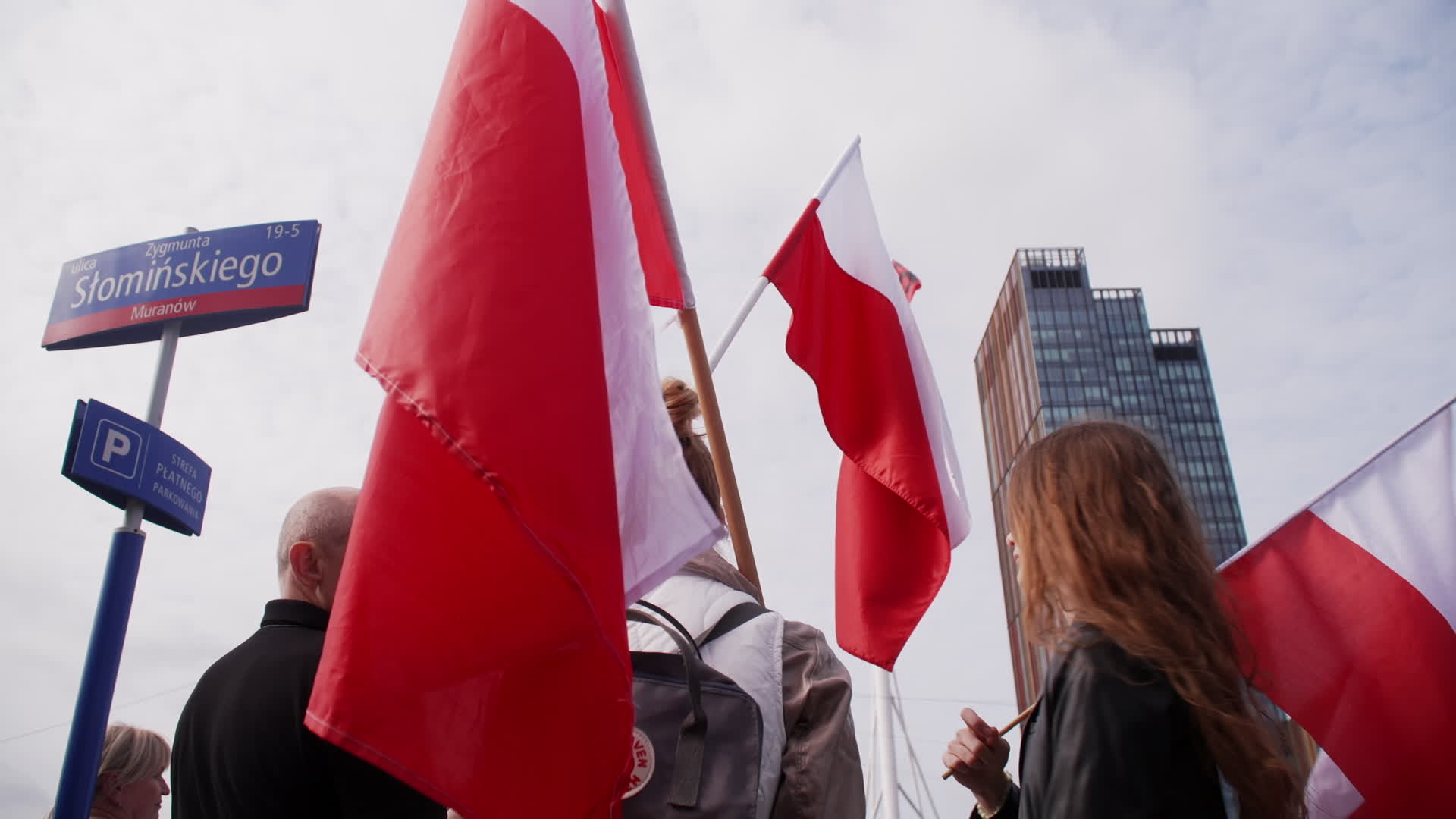 Million take part in opposition rally ahead of elections in Poland