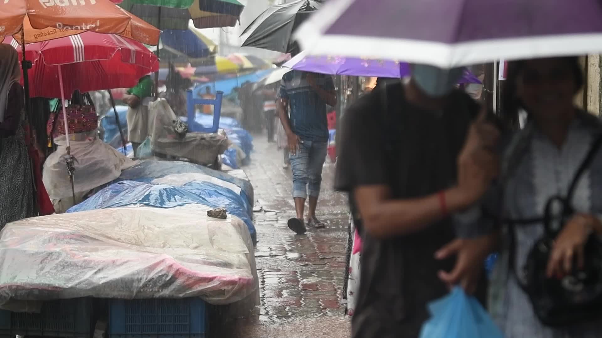 Rain in Dhaka 