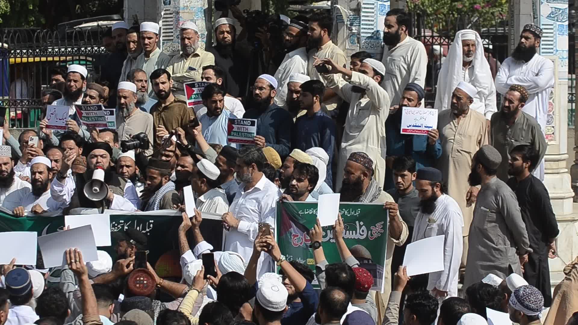 Rally in solidarity with Palestinian people in Pakistan 