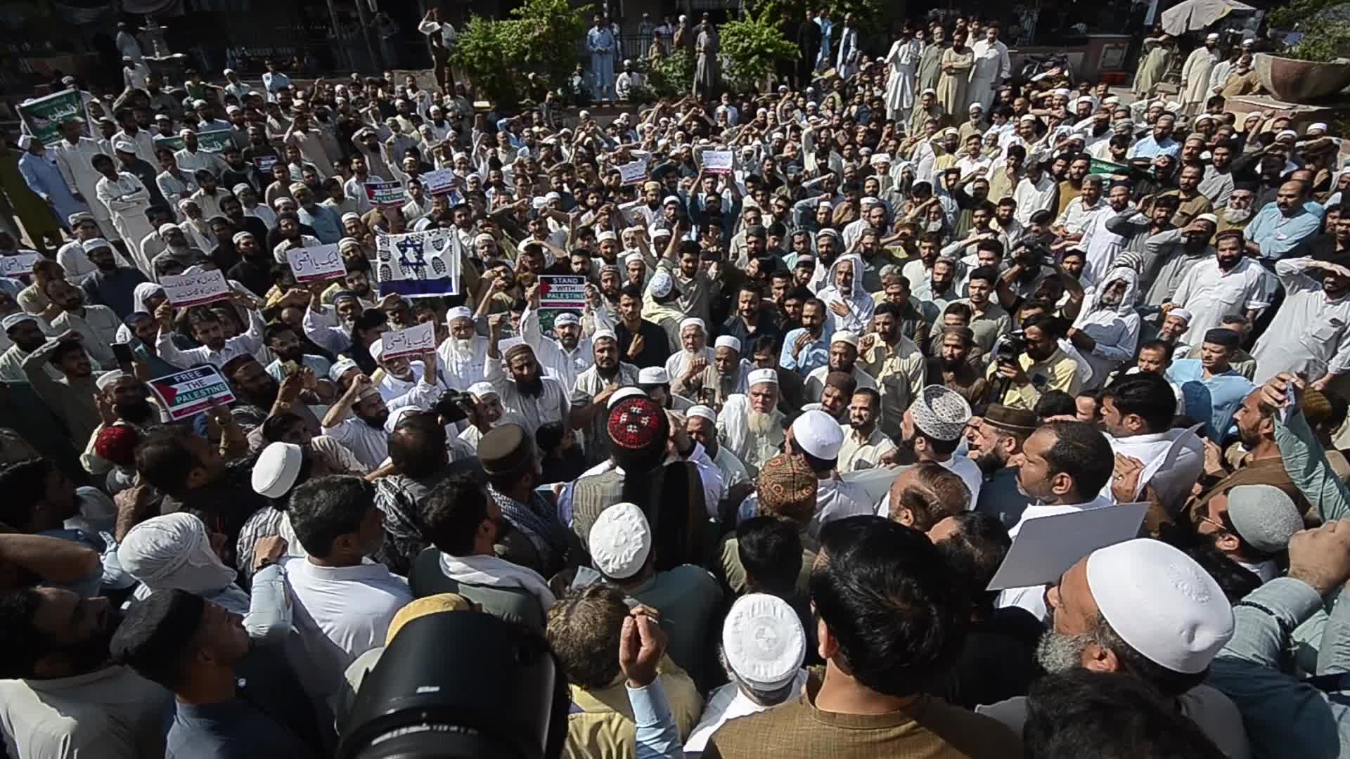 Rally in solidarity with Palestinian people in Pakistan 