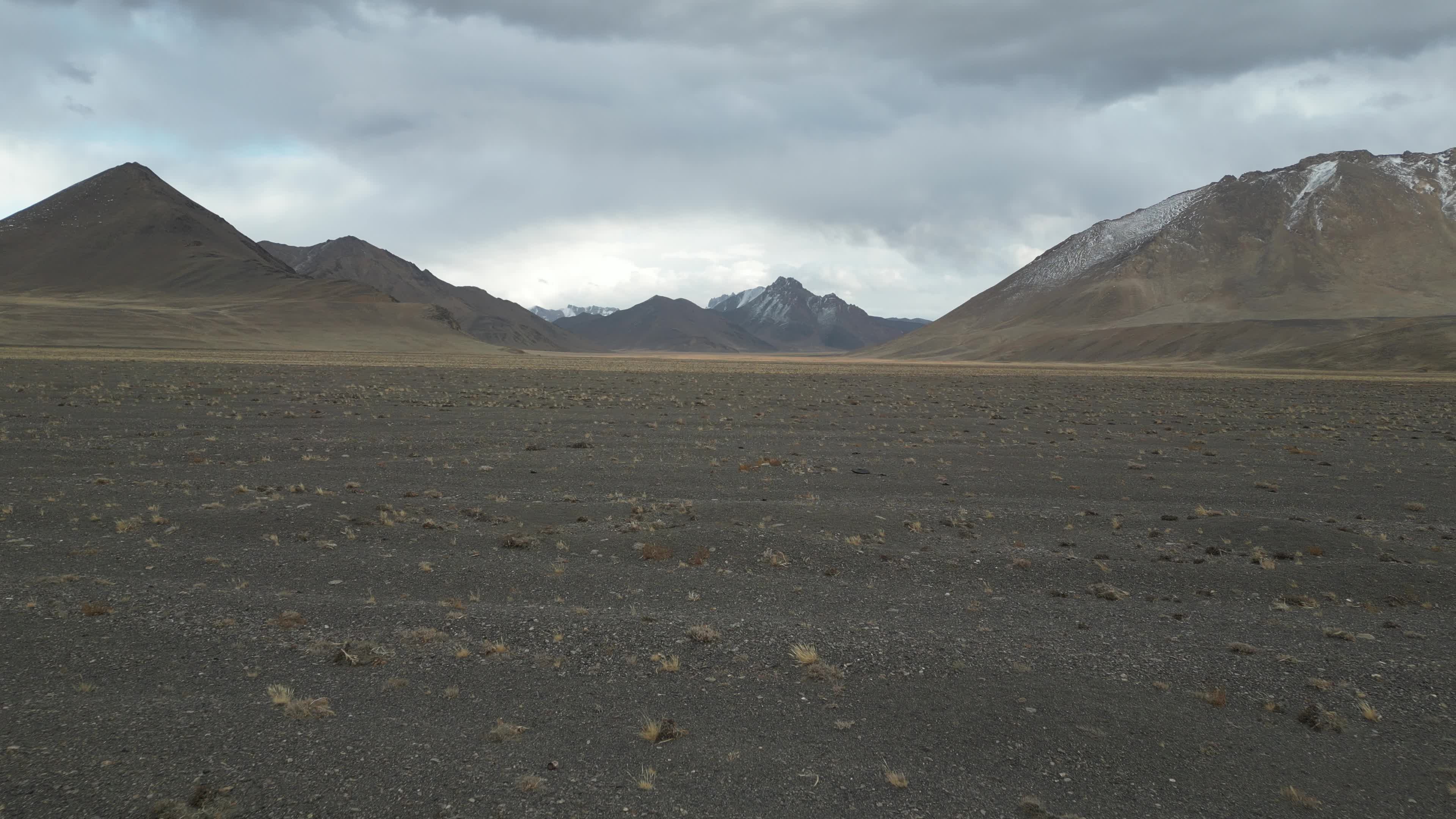 drone videos of the beautiful landscapes in the pamir mountains