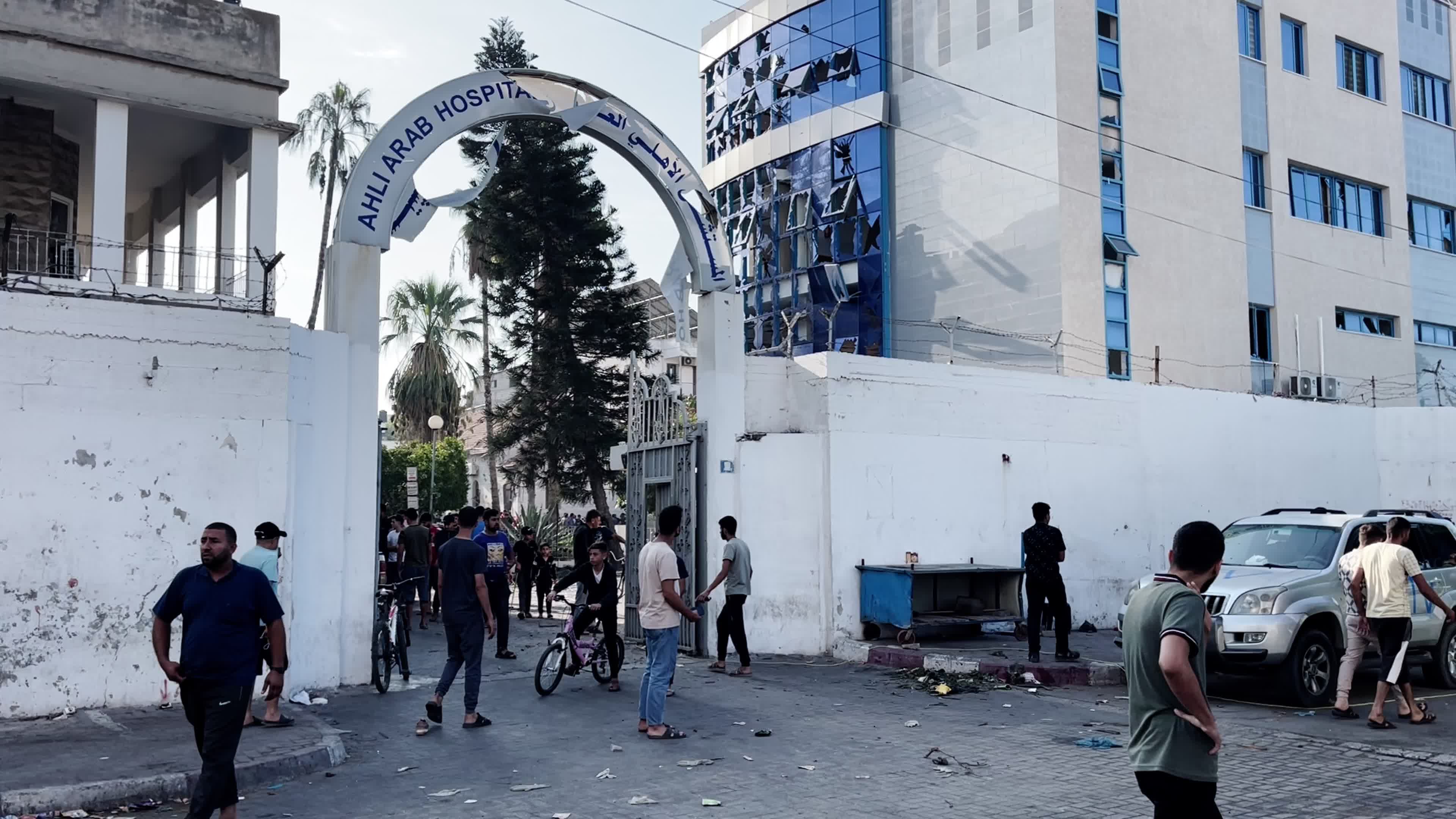  Aftermath of deadly blast at Gaza's al-Ahli Hospital that killed hundreds 