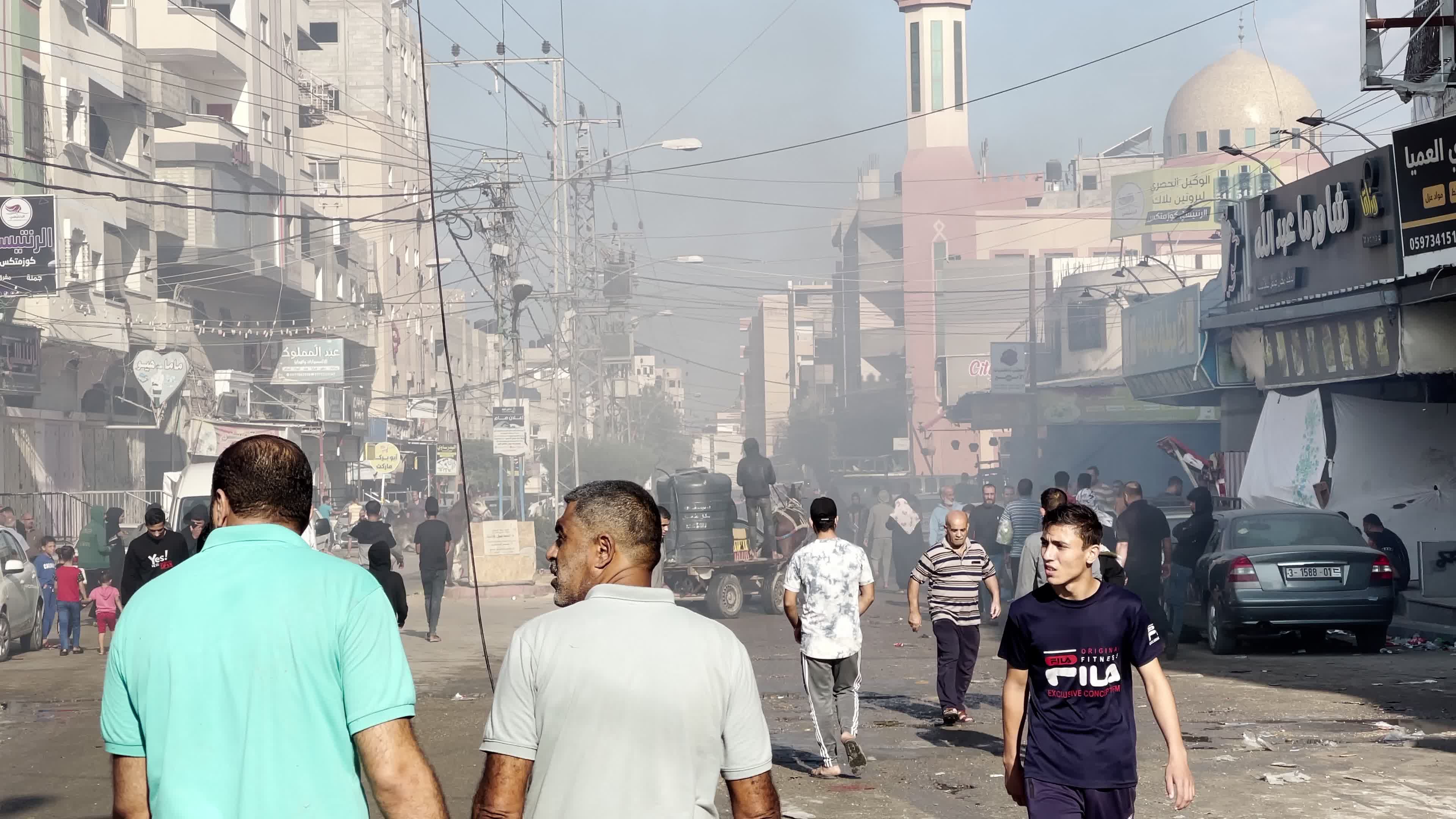  Israeli airstrike destroys a bakery in a Gaza refugee camp 