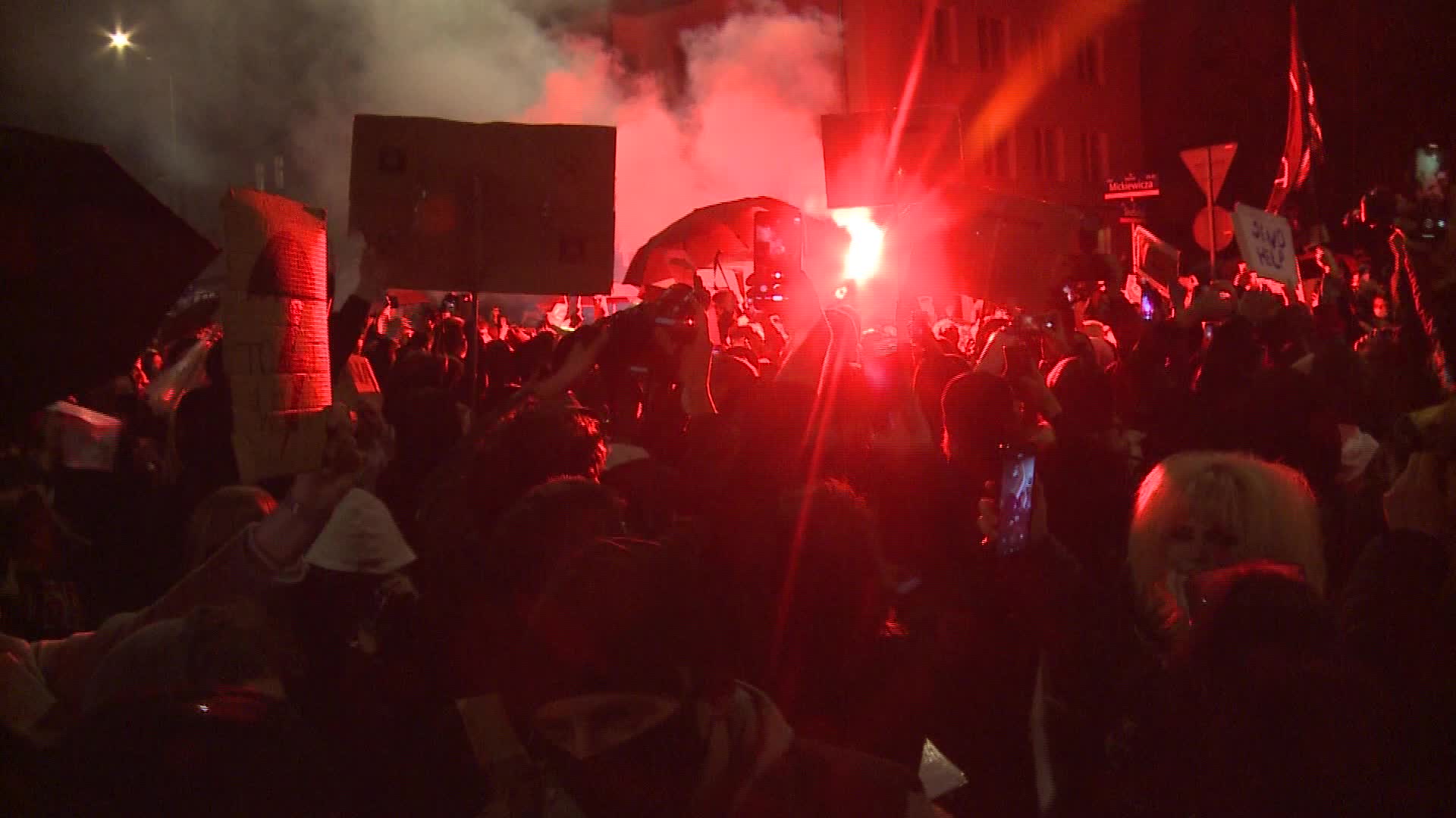 Warsaw protesters hold demo against abortion ruling