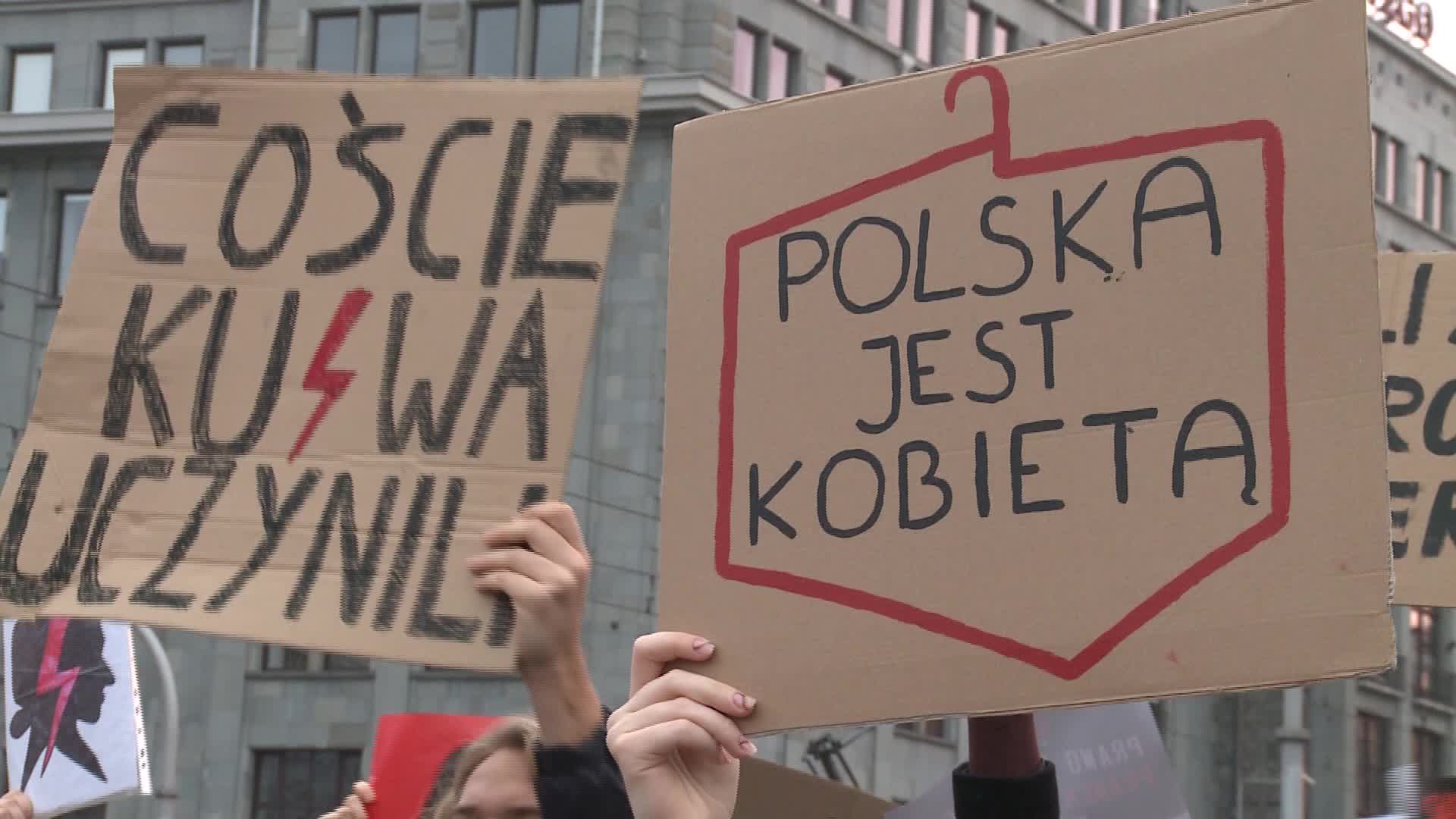 Demonstrators block traffic in Warsaw over near-total abortion ban