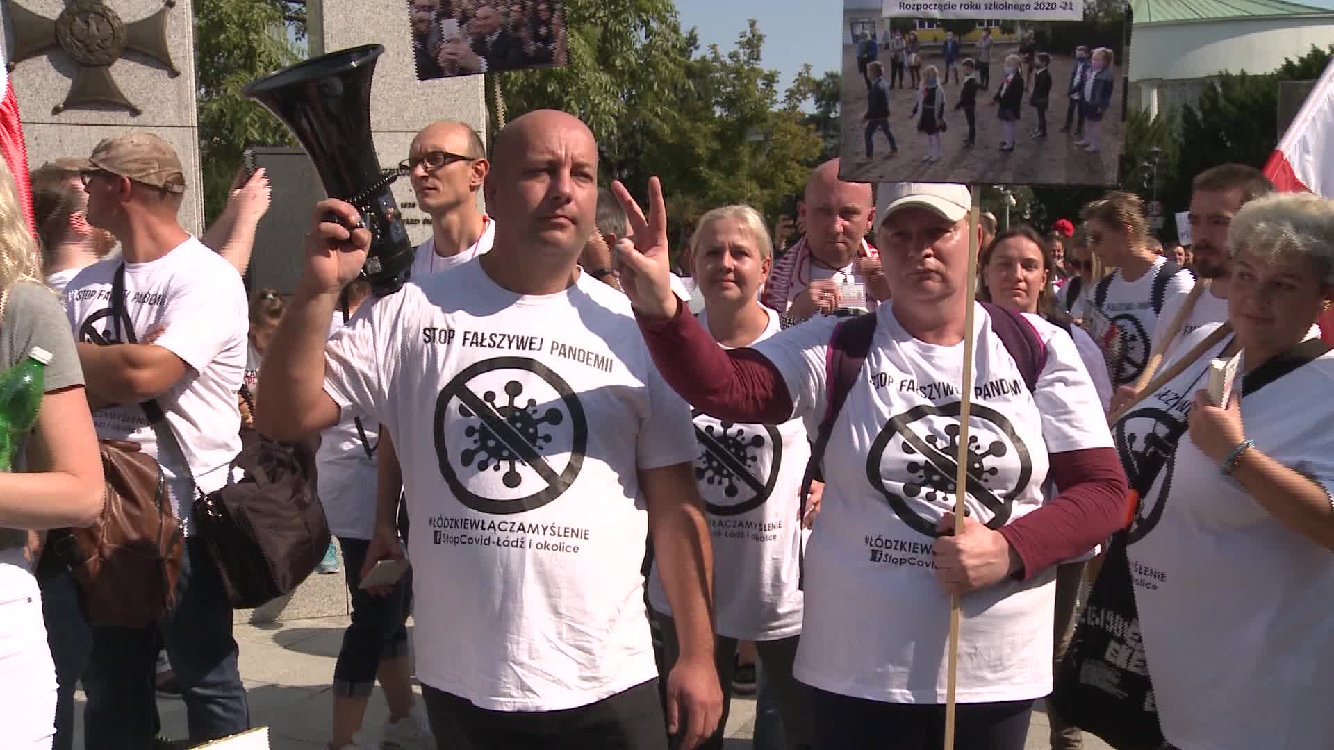 Riot police clash with anti-lockdown protesters in Warsaw