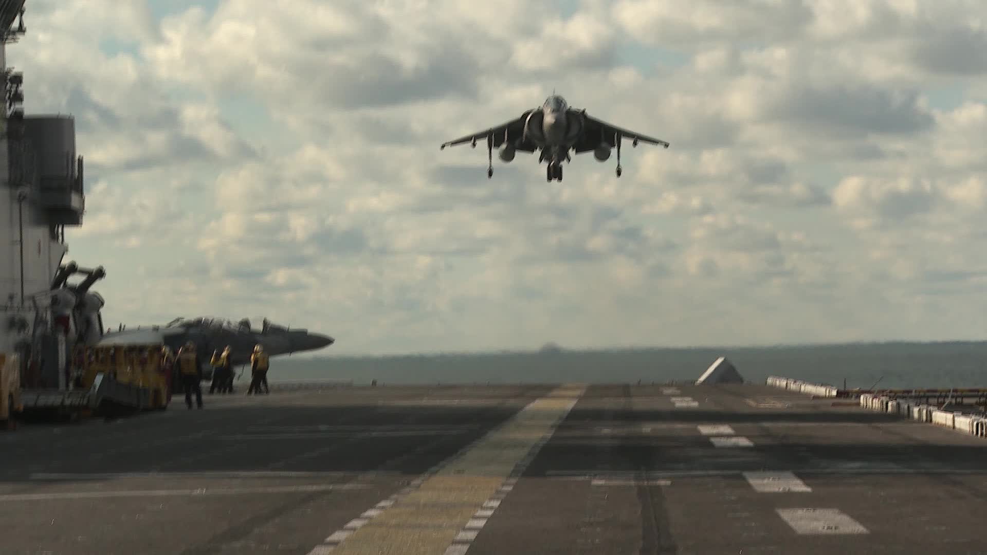 US warship trains in Baltic