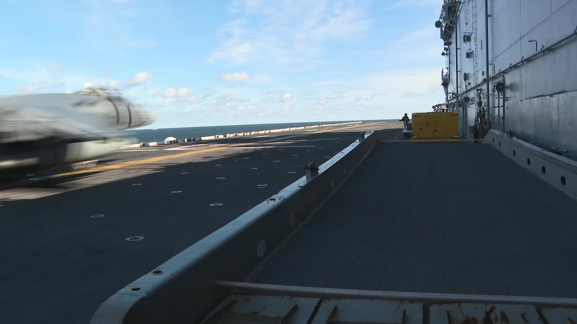 US warship trains in Baltics