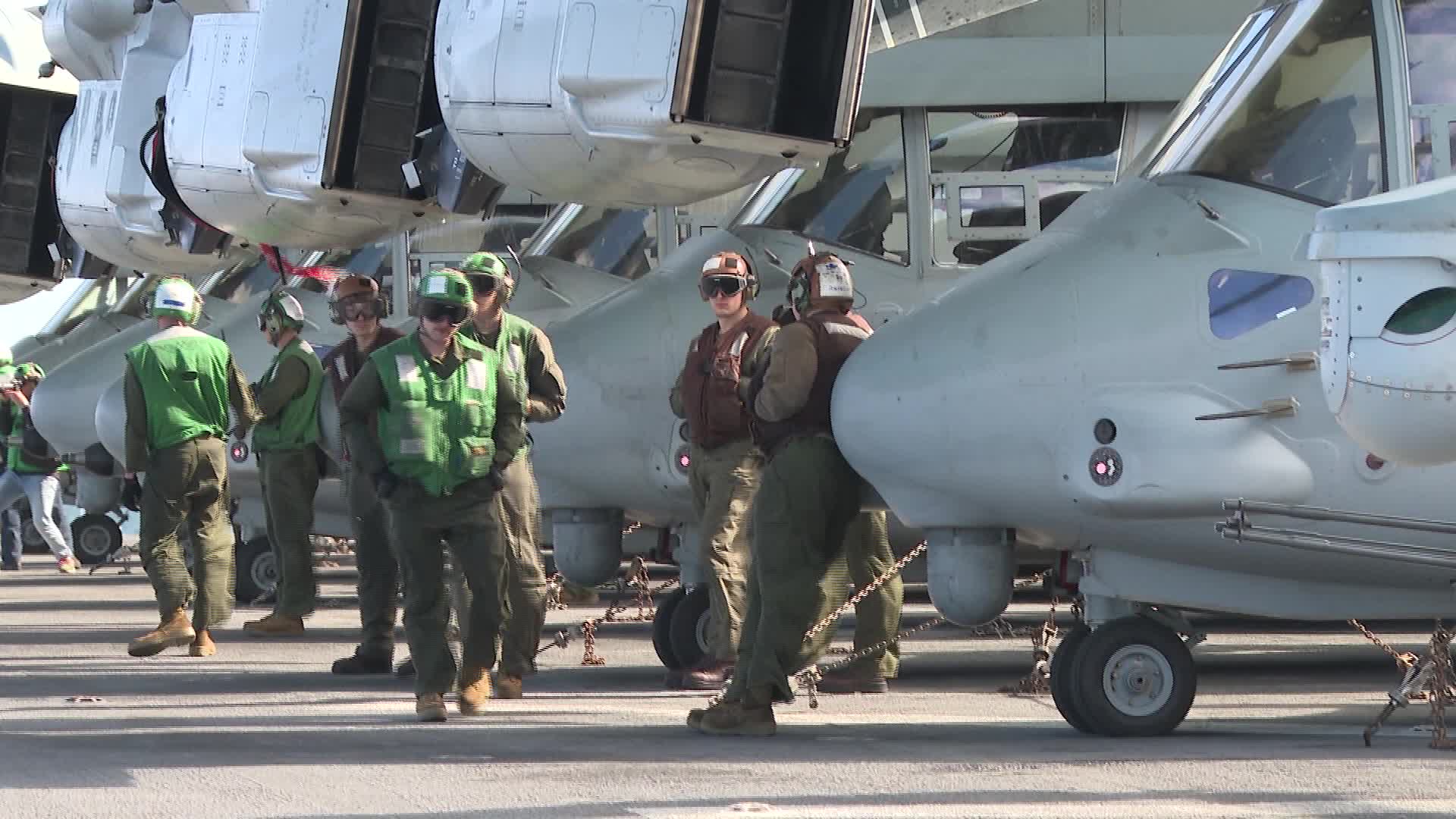 US warship trains in Baltics