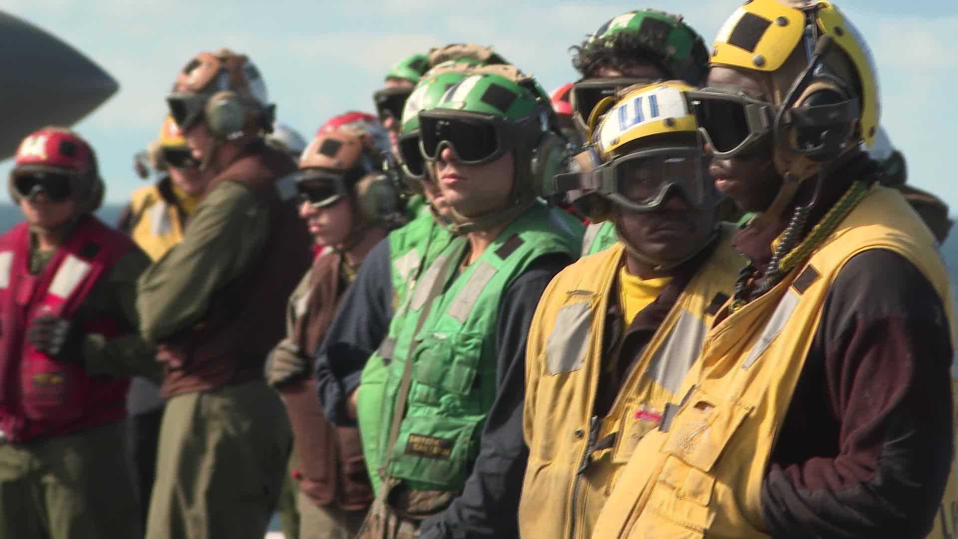 US warship trains in Baltics