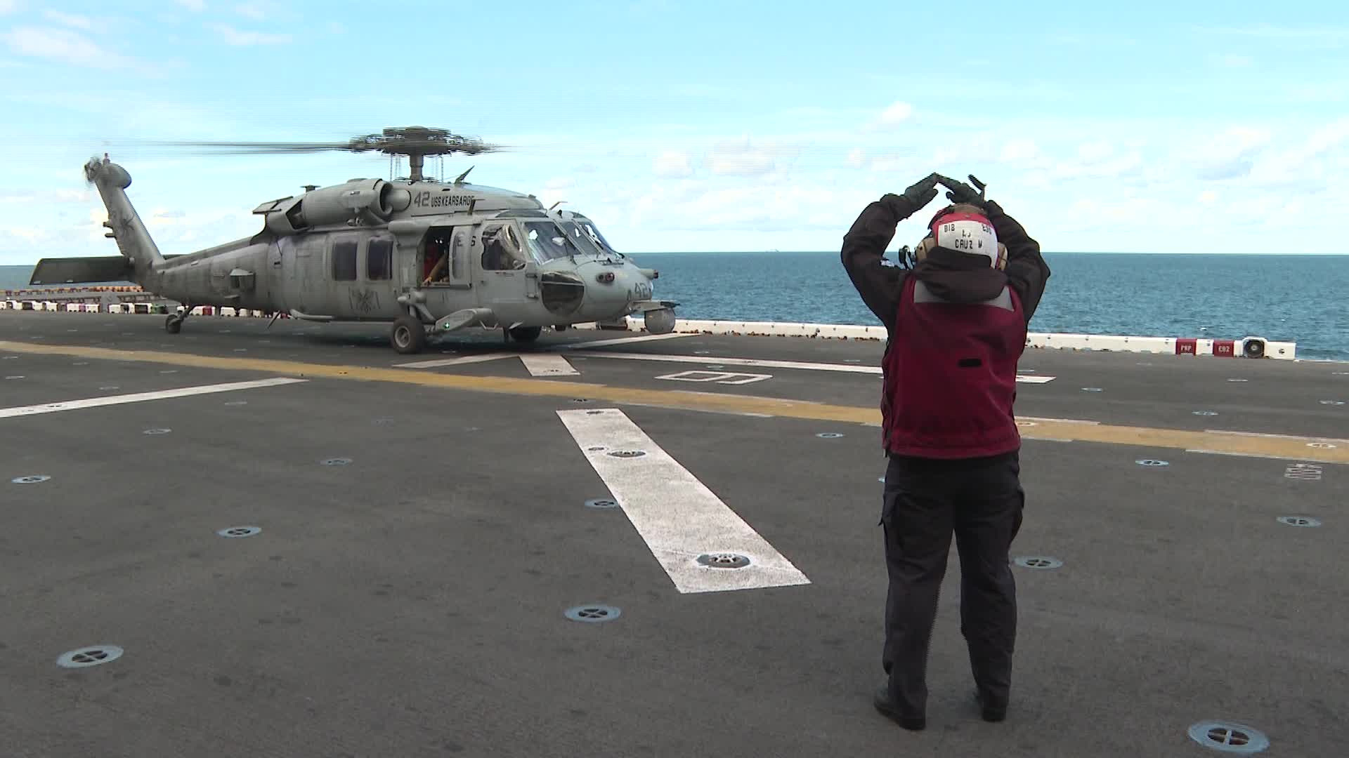 US warship trains in Baltics