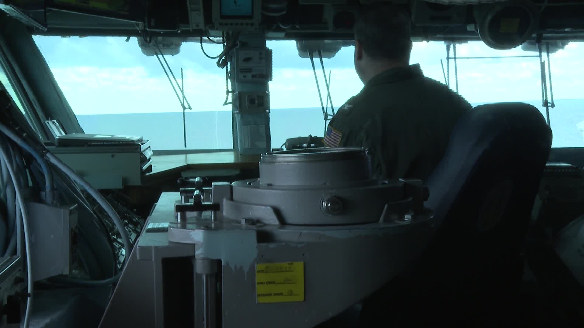 US warship trains in Baltics