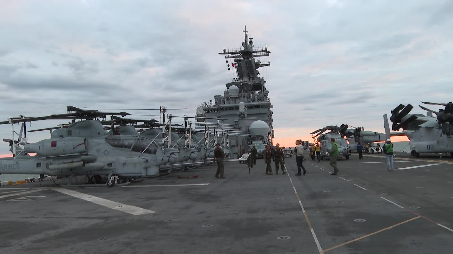 US warship trains in Baltics