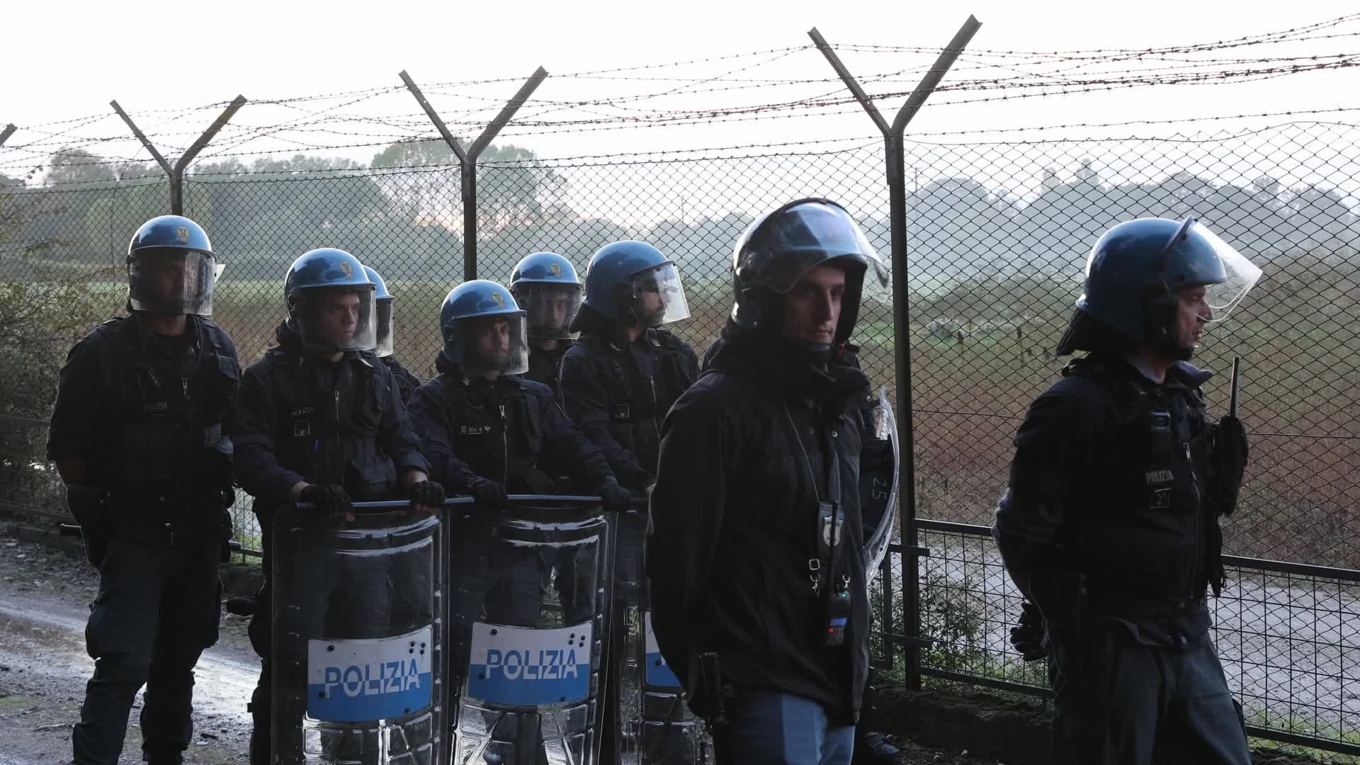 More Than 1,500 People Marched Against The Military Escalation In Pisa 