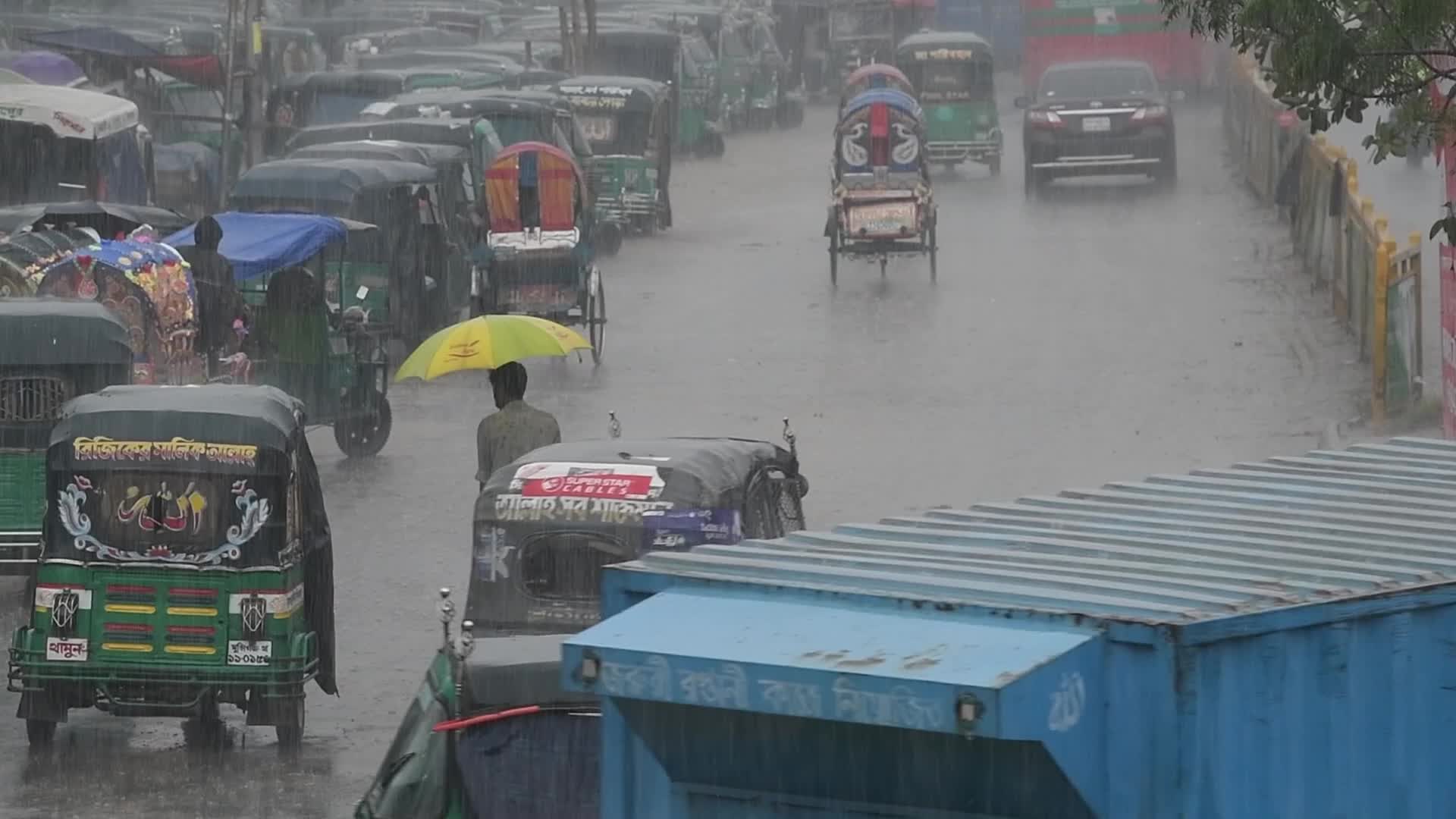 Rain in Dhaka