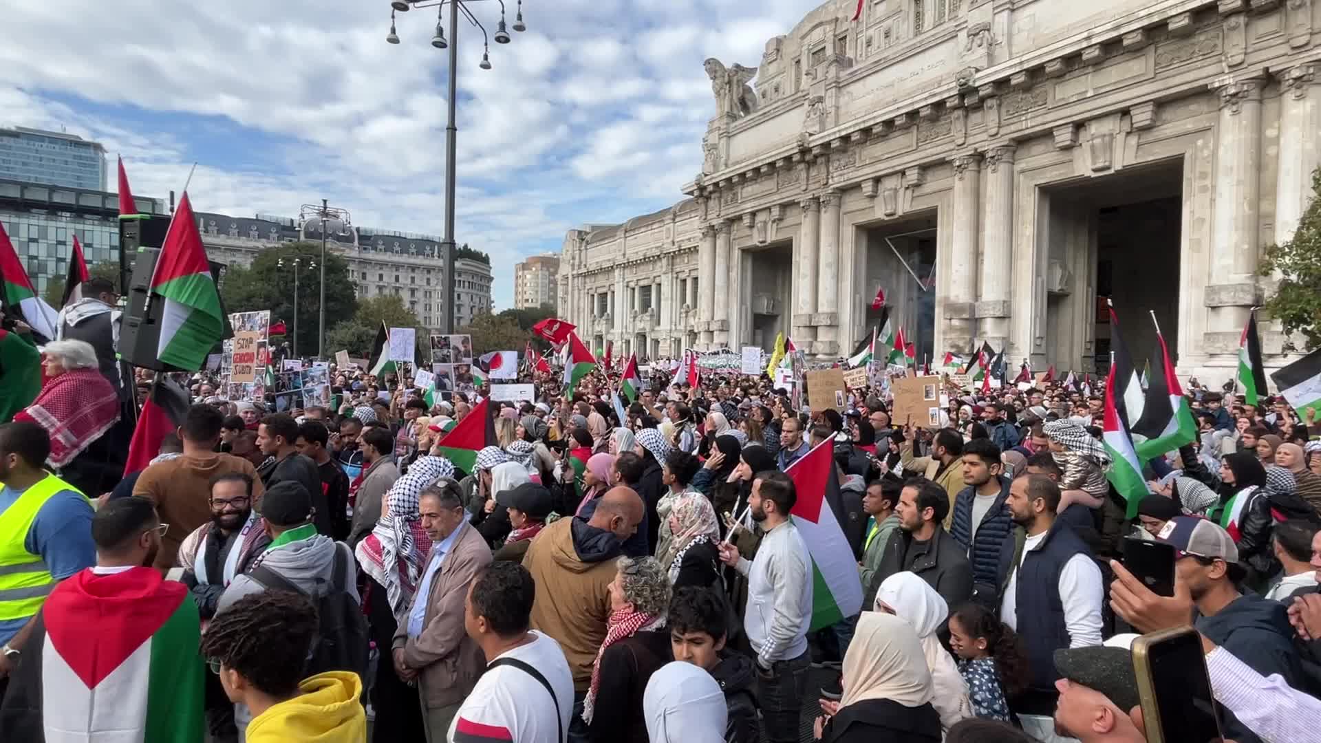The demonstration of solidarity and support for Palestine in Milan