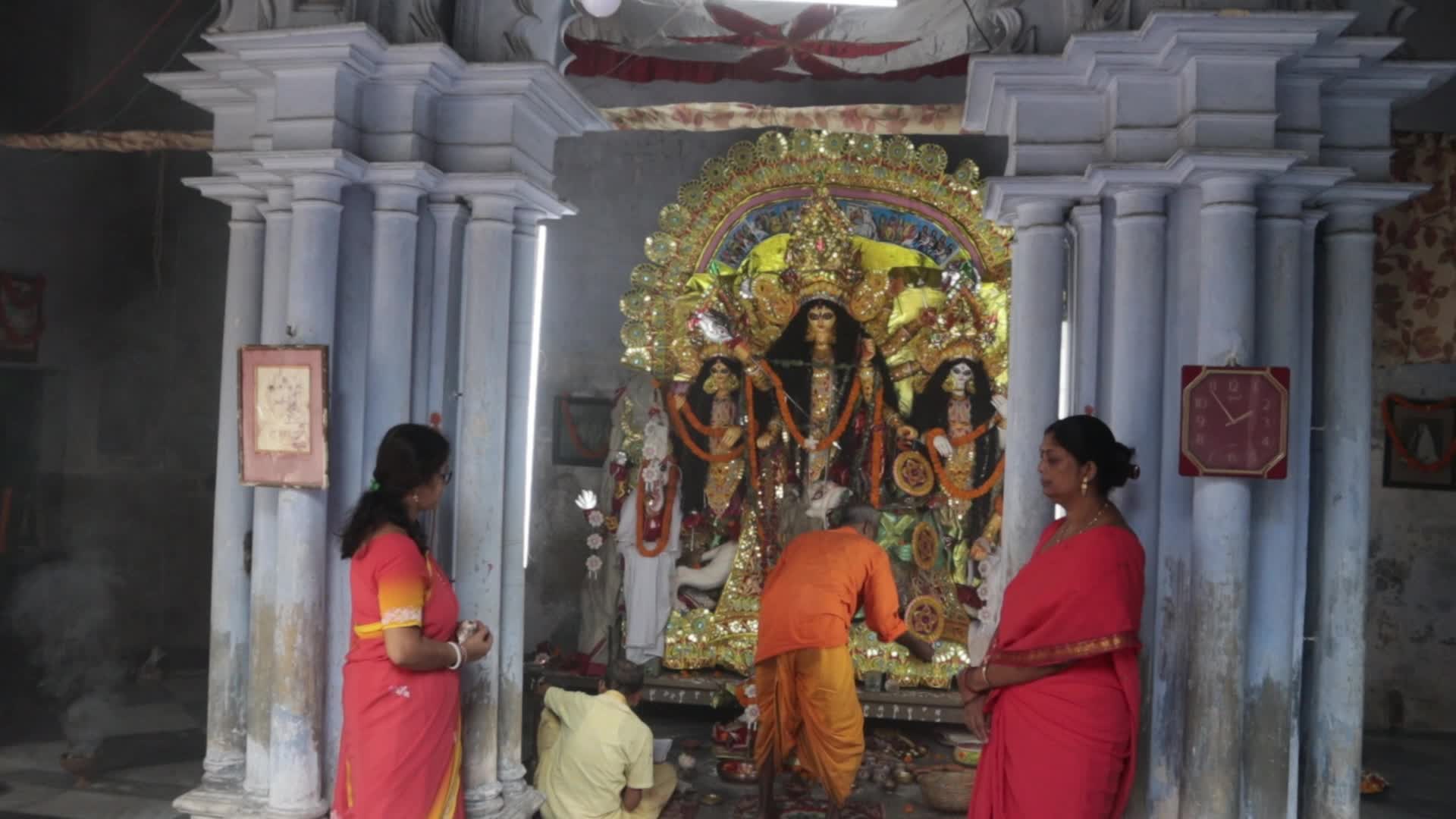 Durga idol is being worshipped at a nearly 300 years old traditional Bengali house at Chandan nagar