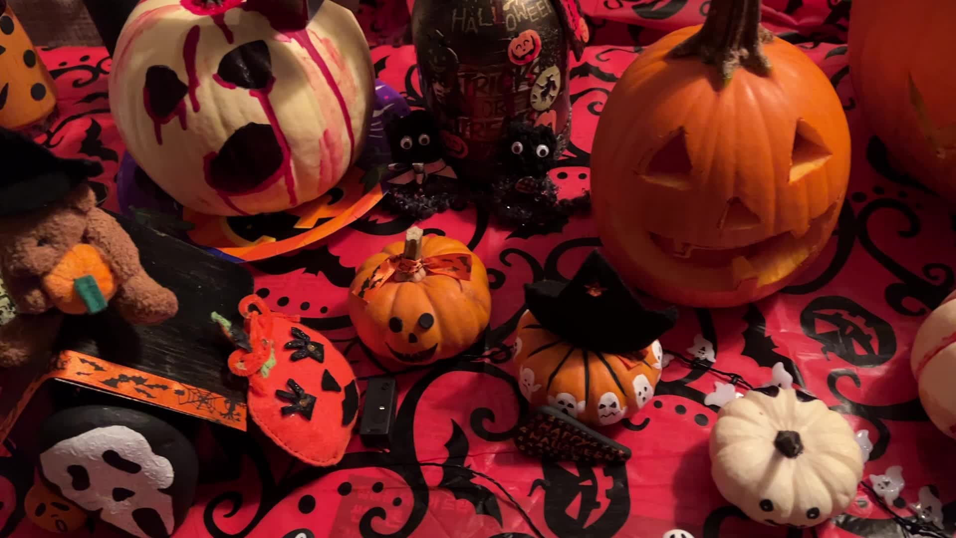 Halloween pumpkin carving in Toronto