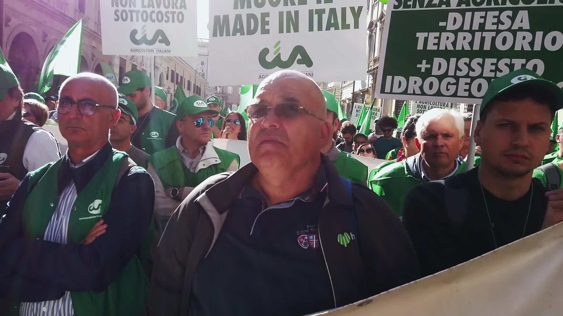Cia Farmers protest to claim the centrality of the agricultural 
