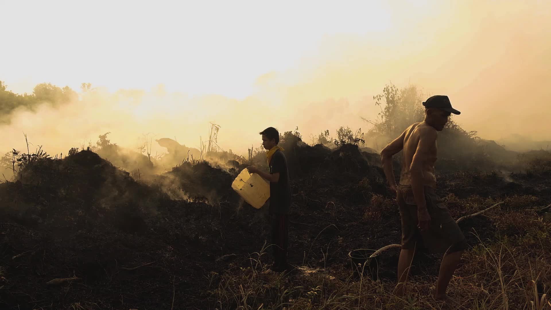 Riau Attempt To Extinguish Forest Fires