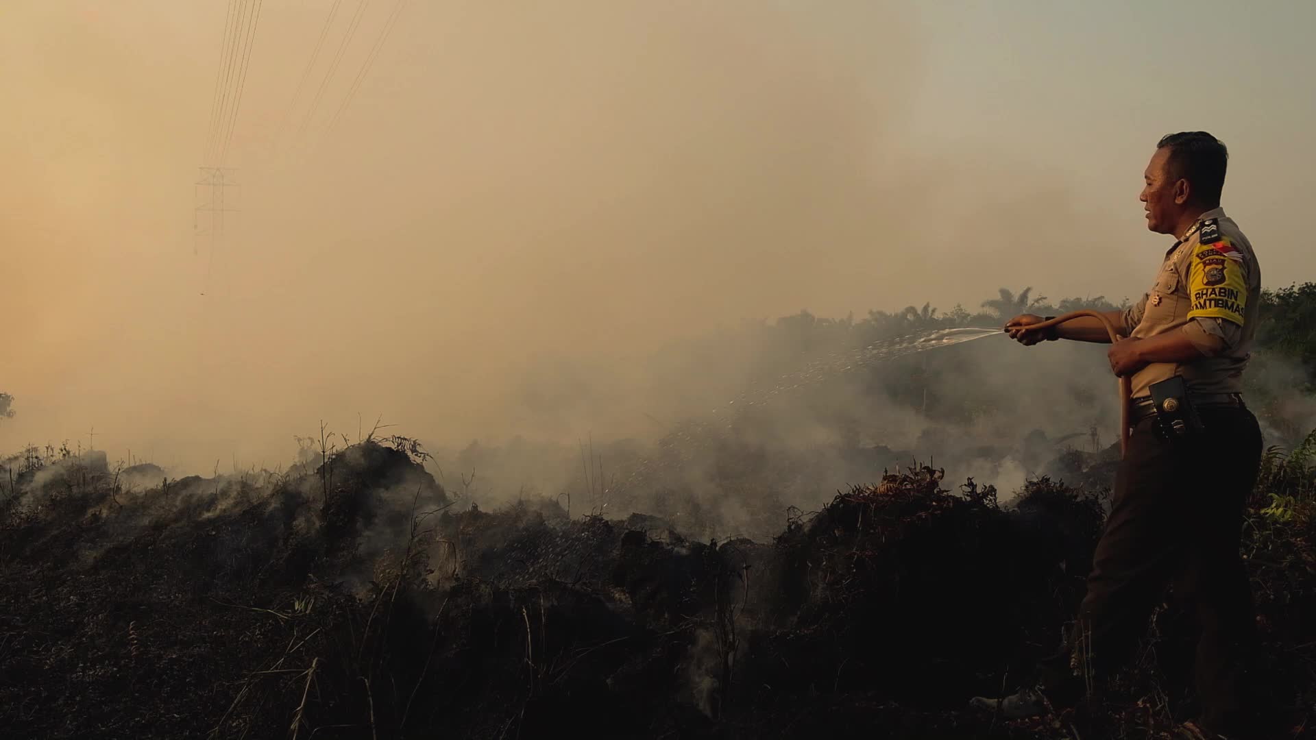 Riau Attempt To Extinguish Forest Fires