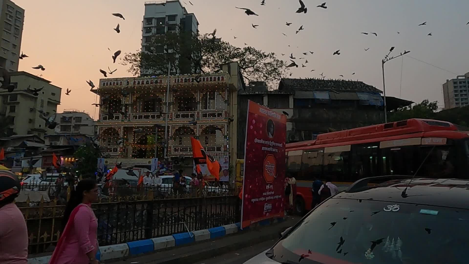 People Throng Market On Dhanteras In Mumbai